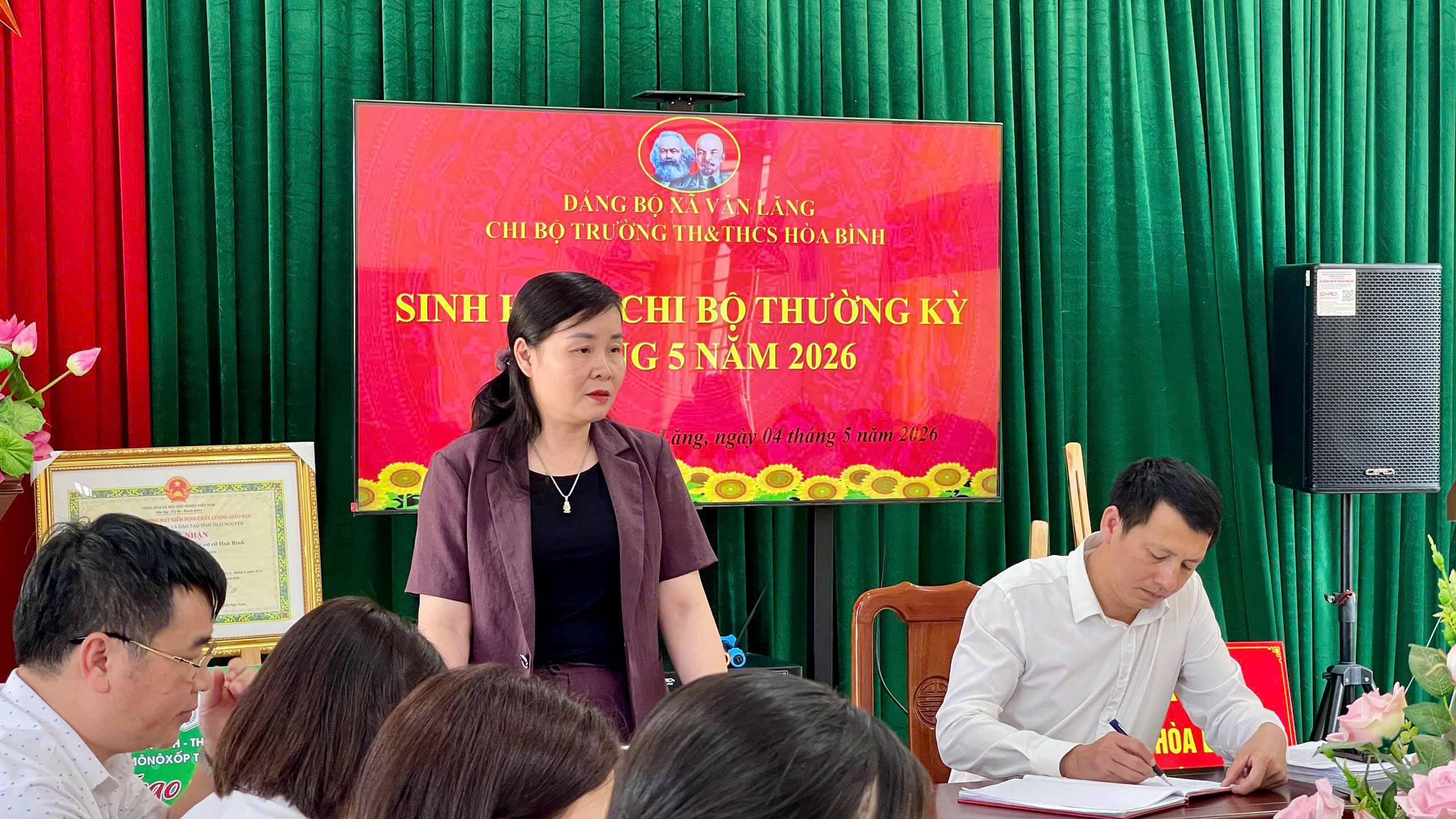 Anh-tin-bai