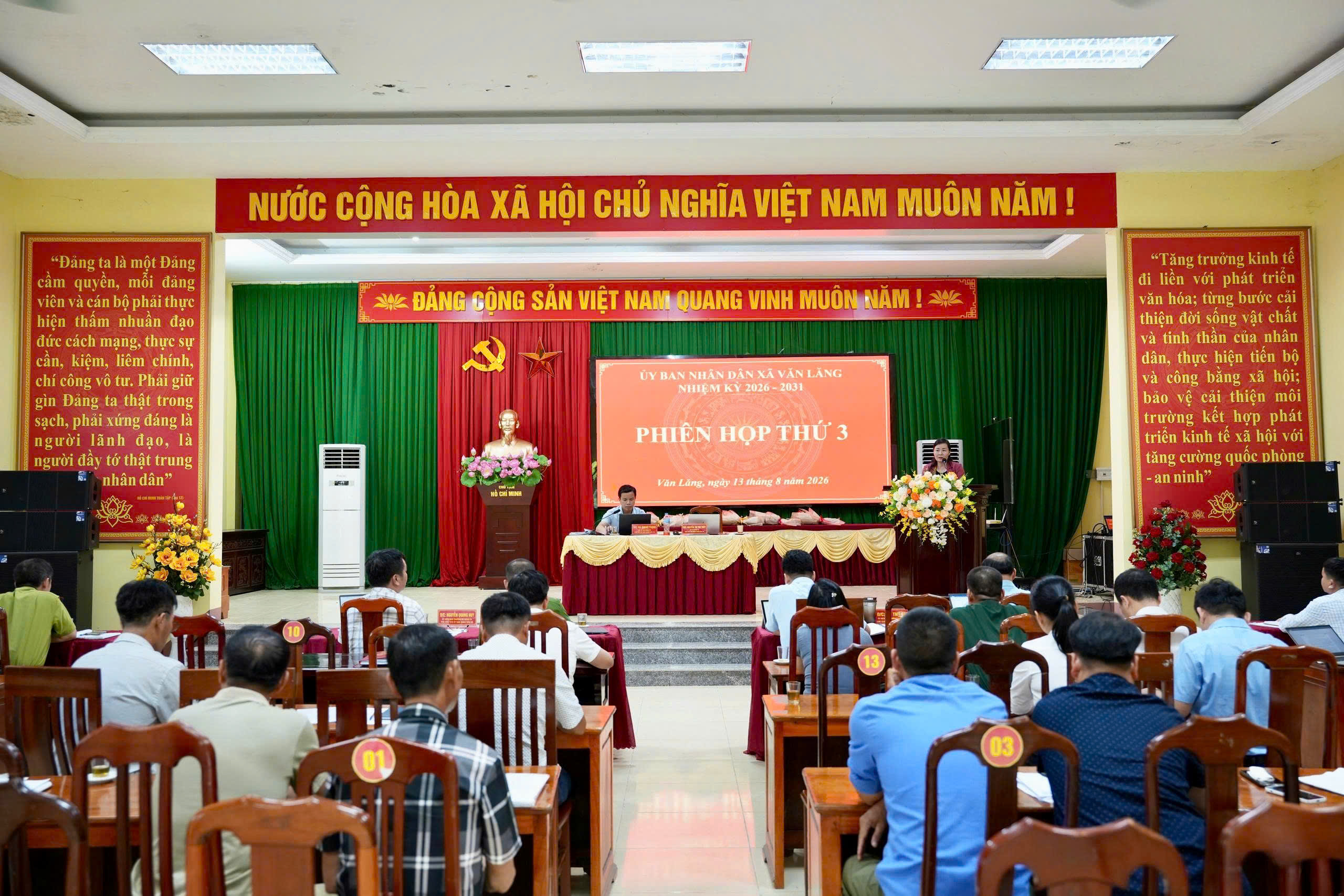 UBND xã Văn Lăng tổ chức phiên họp thứ 3, nhiệm kỳ 2026 - 2031