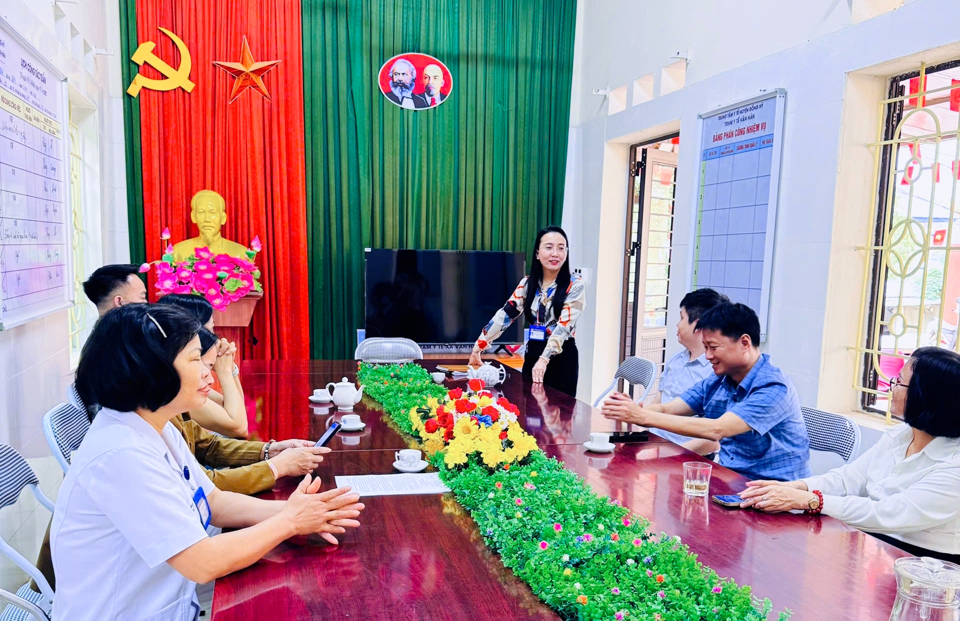TRẠM Y TẾ XÃ VĂN HÁN TỔ CHỨC HỘI NGHỊ TIẾP NHẬN BÁC SĨ BIỆT PHÁI TỪ CÁC BỆNH VIỆN TUYẾN TRÊN