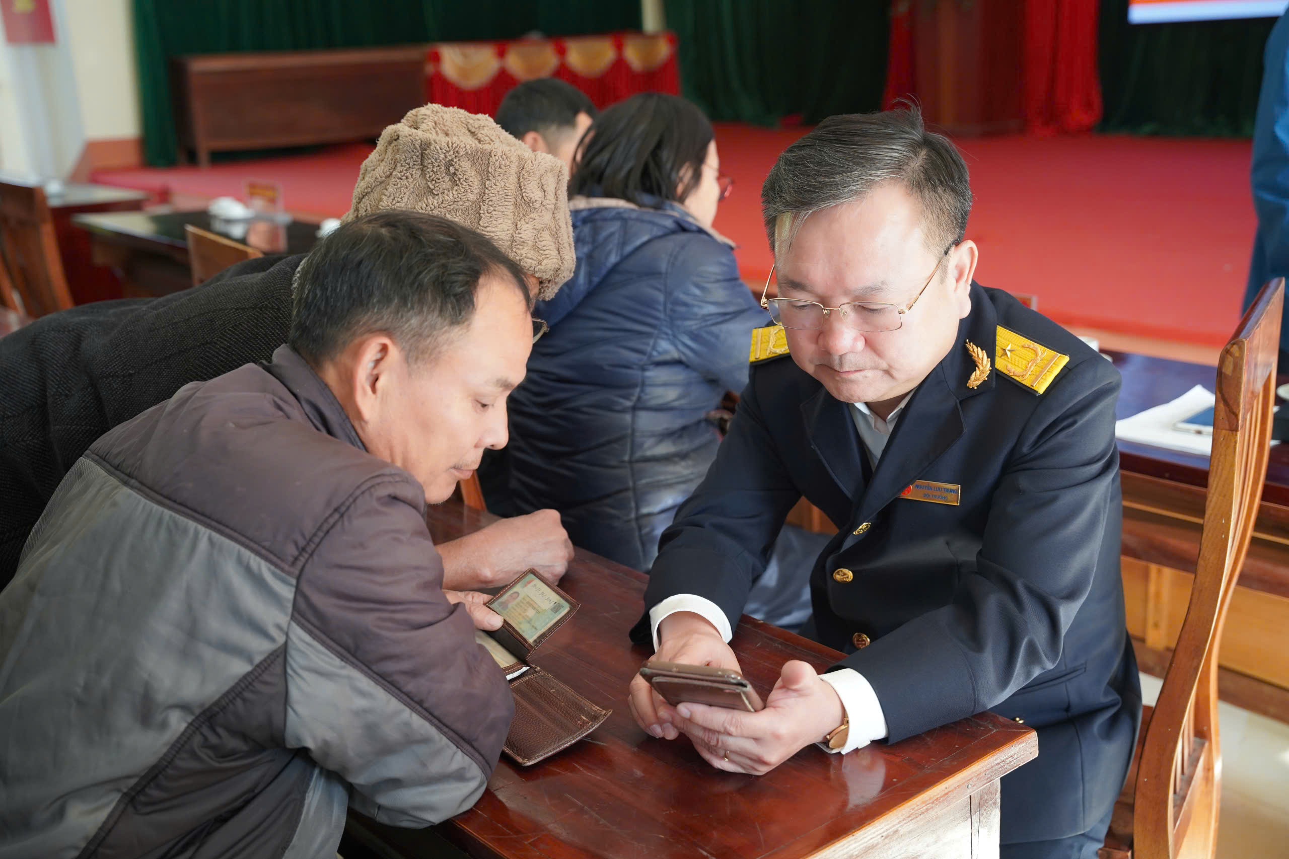 Anh-tin-bai