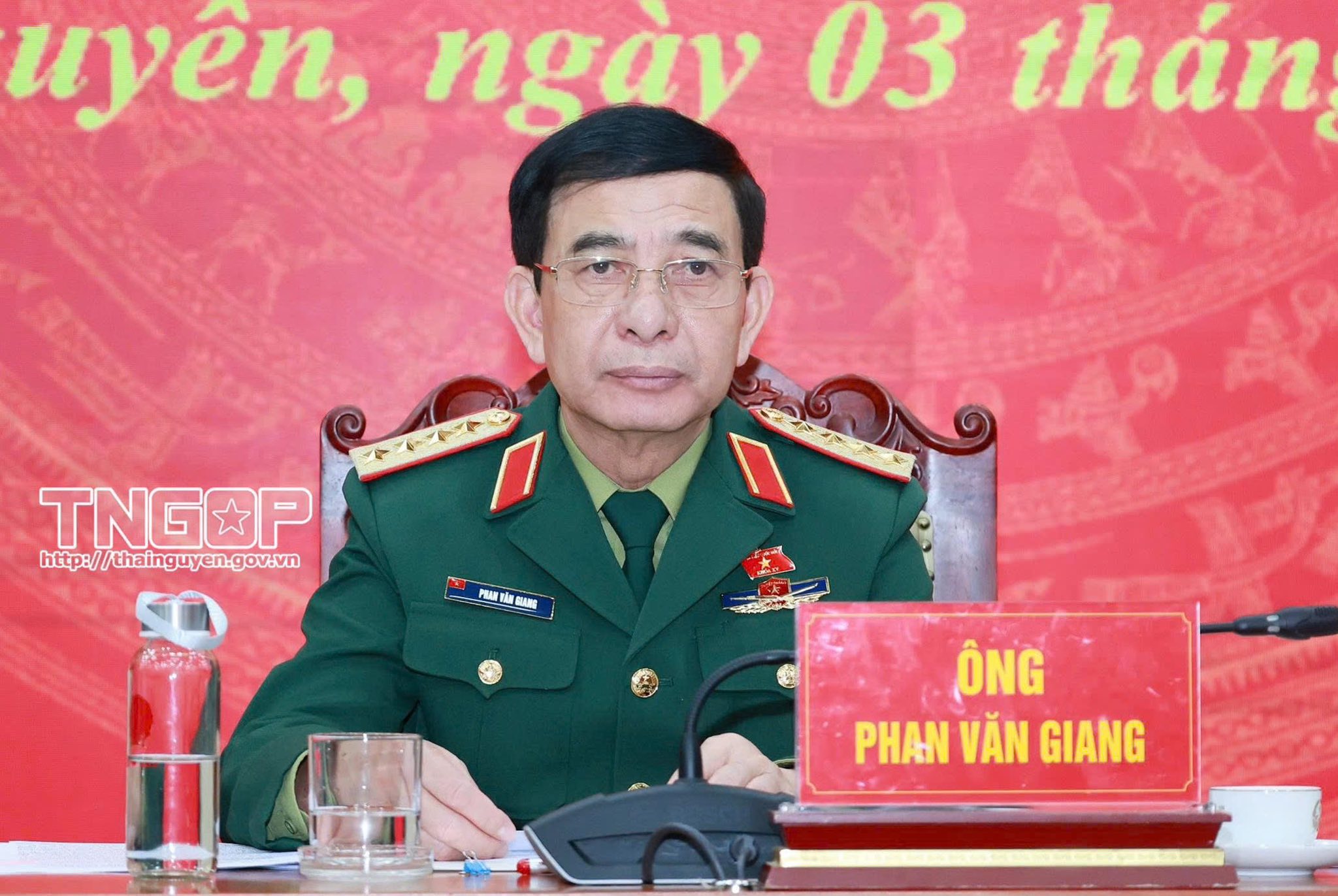 ĐẠI TƯỚNG PHAN VĂN GIANG DỰ HỘI NGHỊ TIẾP XÚC GIỮA CỬ TRI VỚI NGƯỜI ỨNG CỬ ĐẠI BIỂU QUỐC HỘI KHÓA XVI TẠI THÁI NGUYÊN