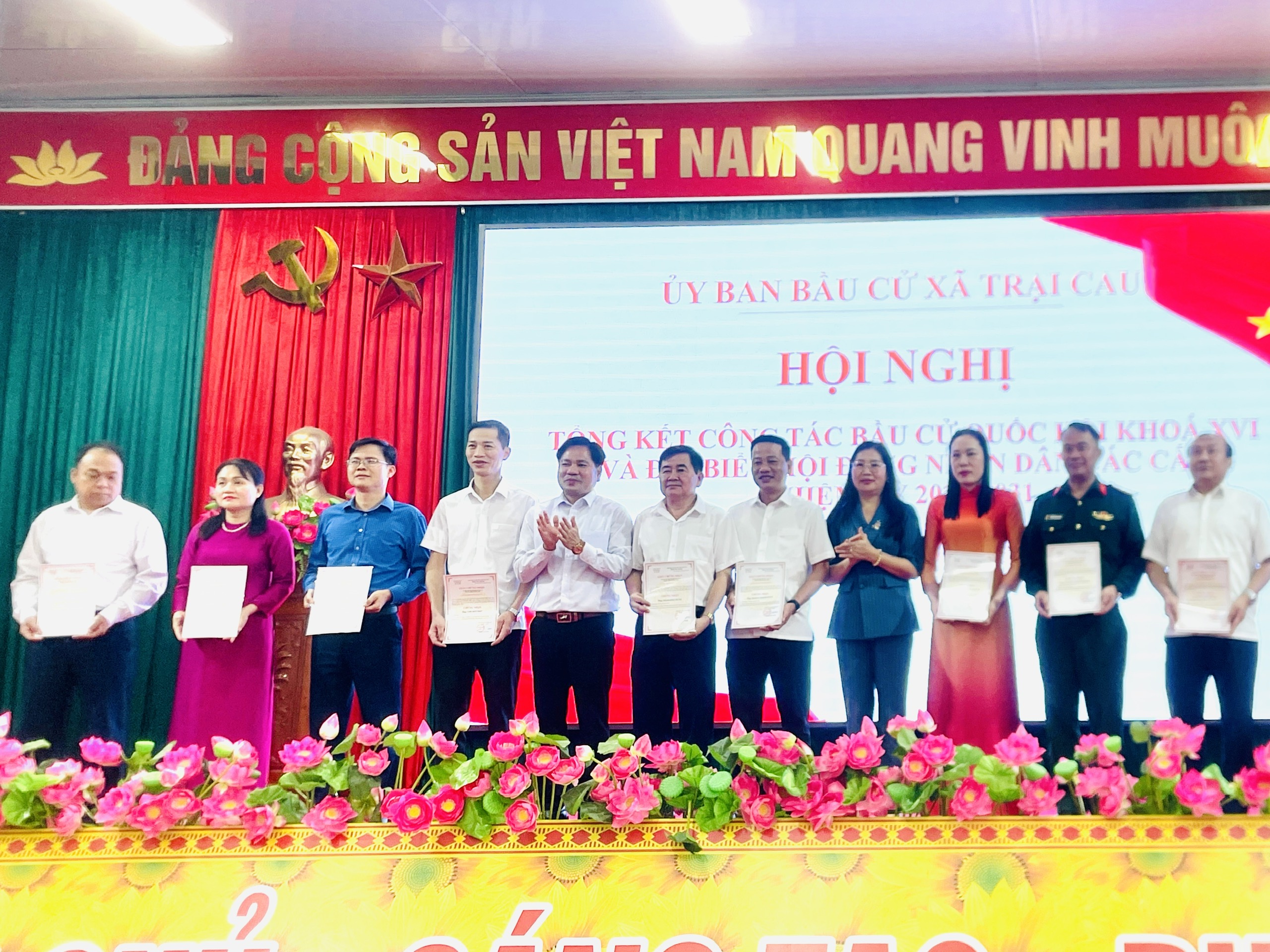 Anh-tin-bai