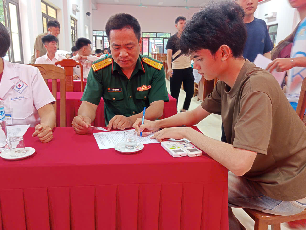 Anh-tin-bai