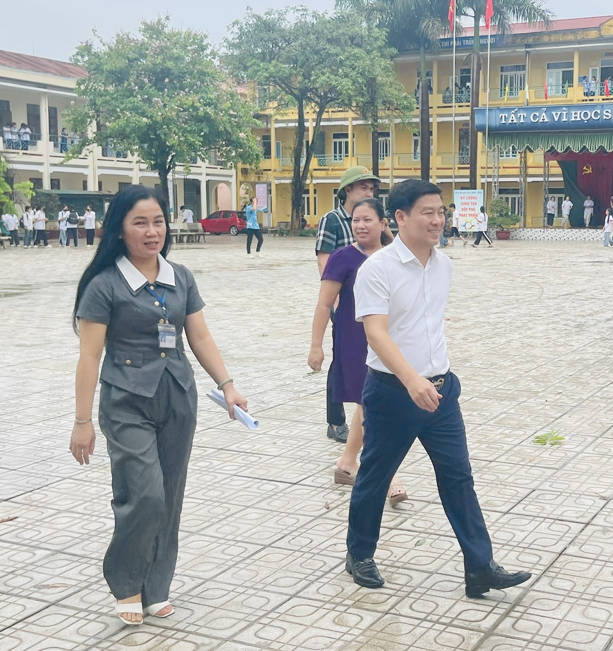 Anh-tin-bai