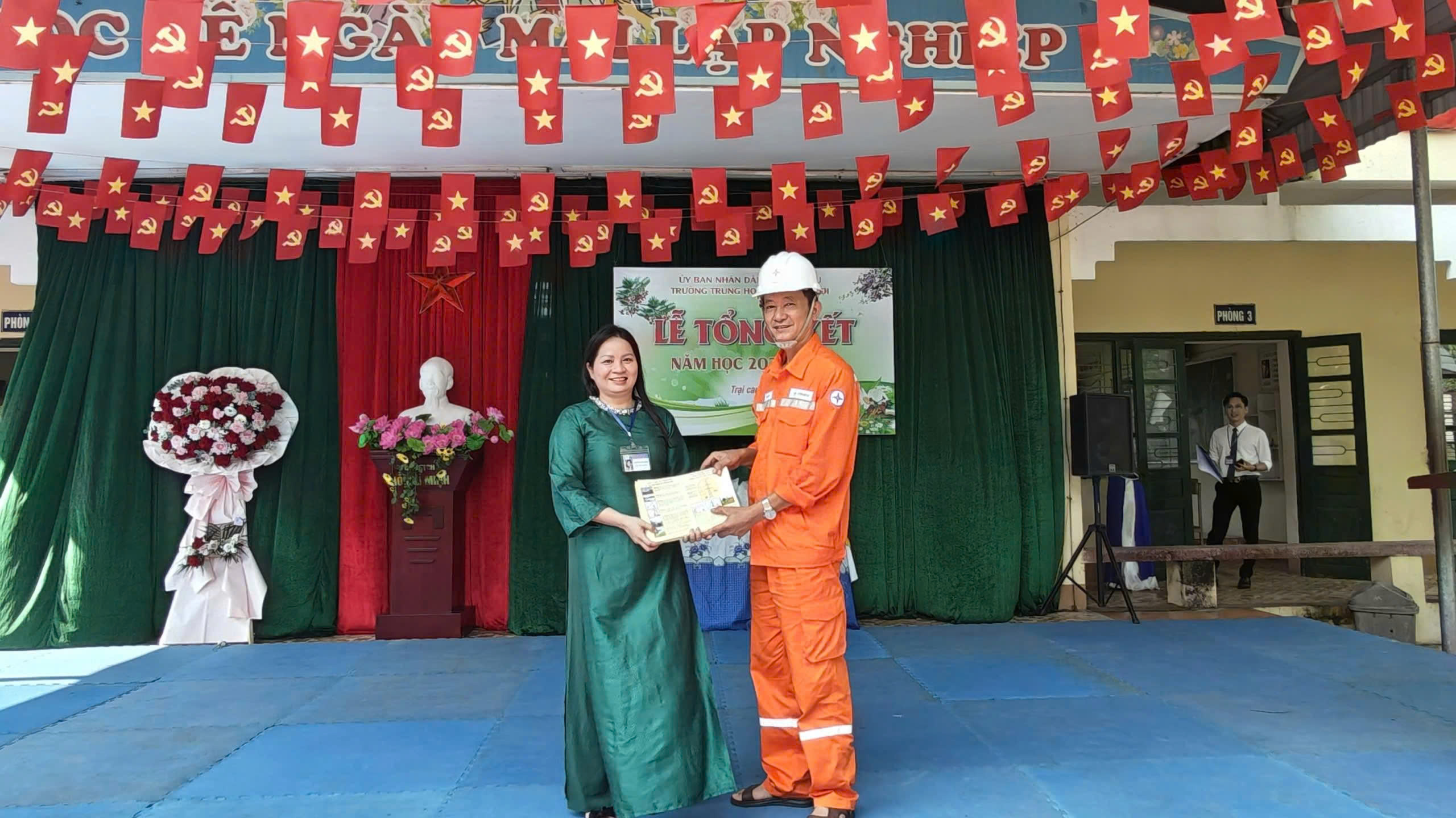 Anh-tin-bai