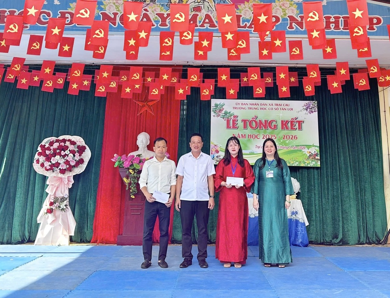 Anh-tin-bai