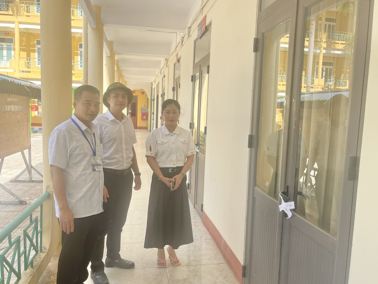 Anh-tin-bai