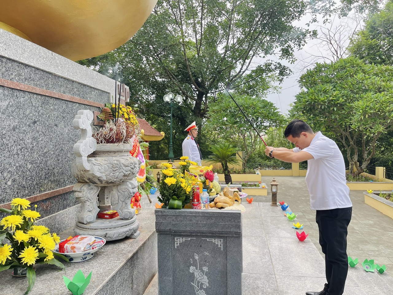 Anh-tin-bai