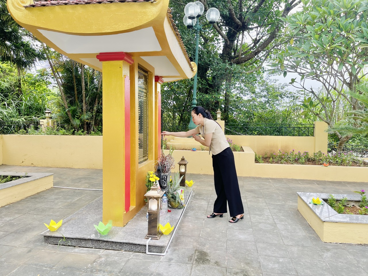 Anh-tin-bai