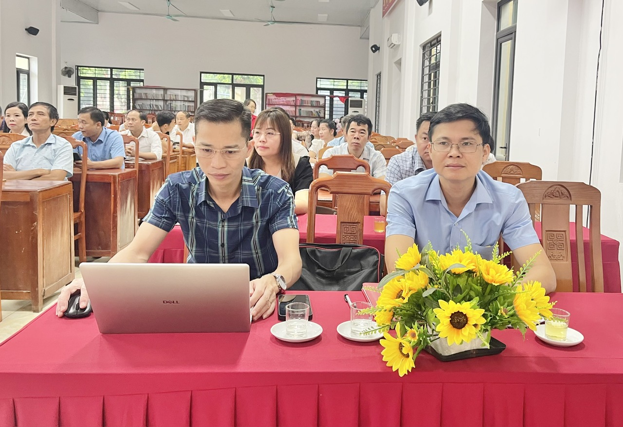 Anh-tin-bai