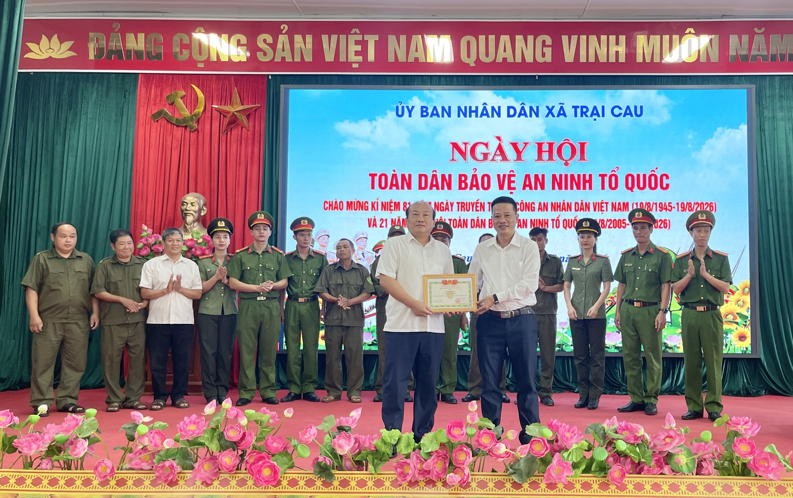 Anh-tin-bai