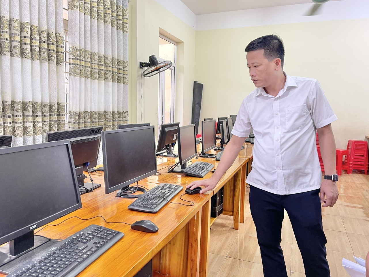 Anh-tin-bai