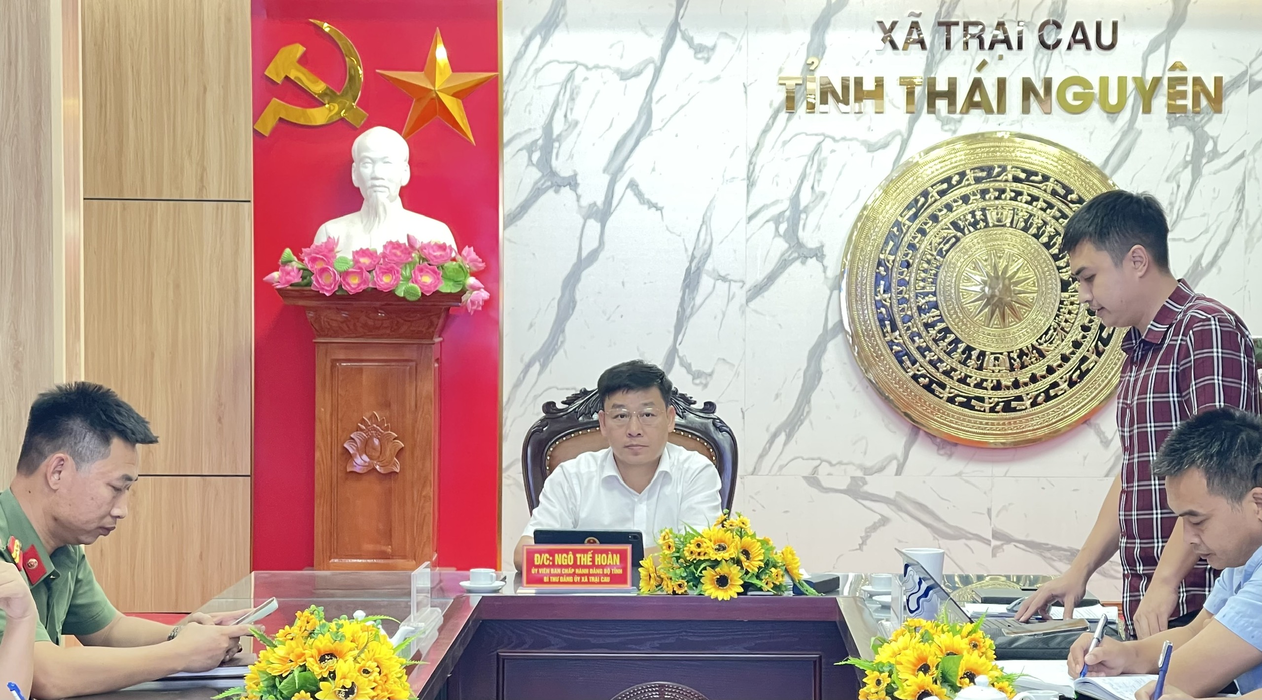 Anh-tin-bai