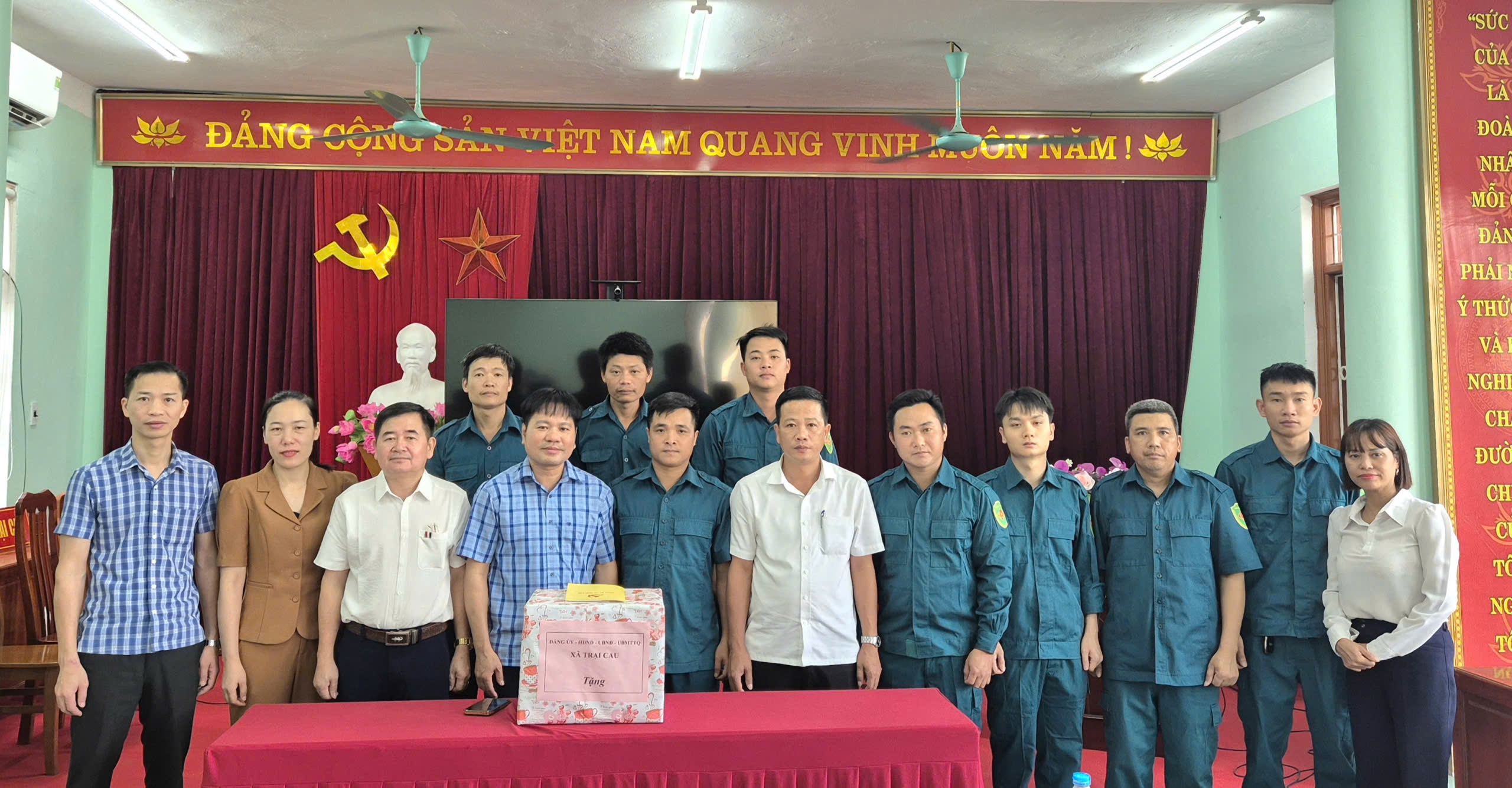 Anh-tin-bai