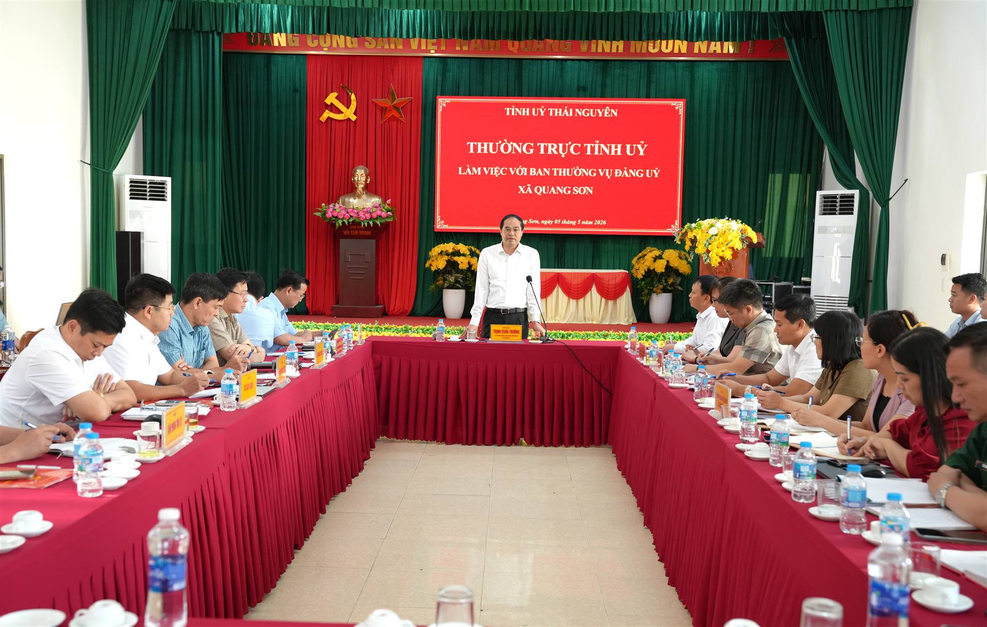 THƯỜNG TRỰC TỈNH ỦY LÀM VIỆC VỚI BAN THƯỜNG VỤ ĐẢNG ỦY XÃ QUANG SƠN