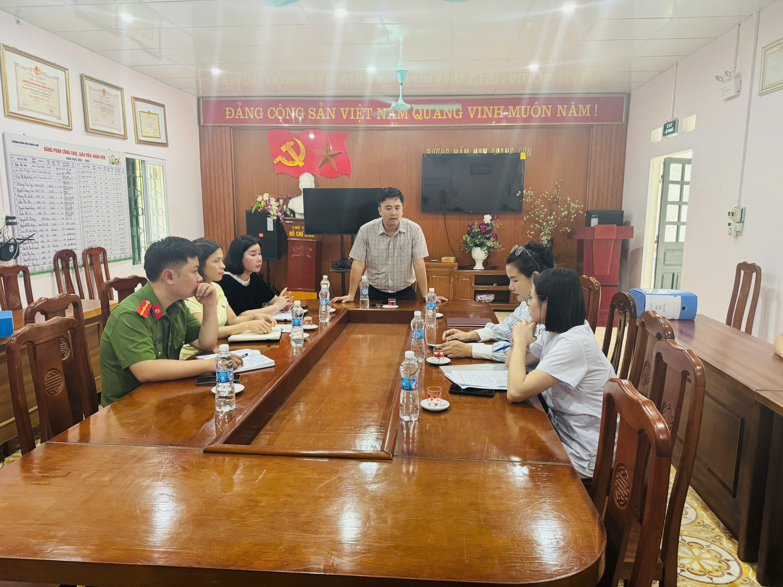 Anh-tin-bai