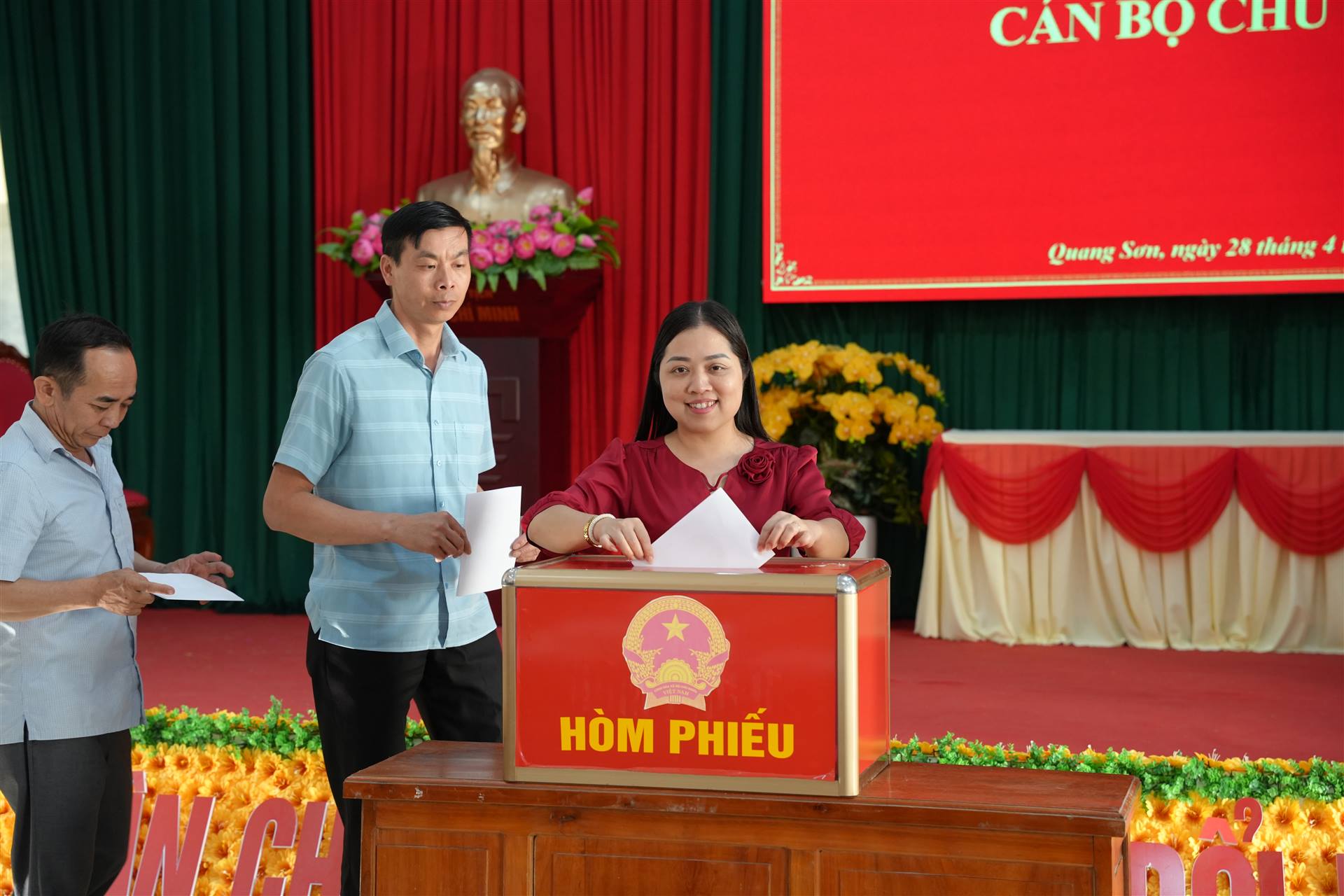 Anh-tin-bai