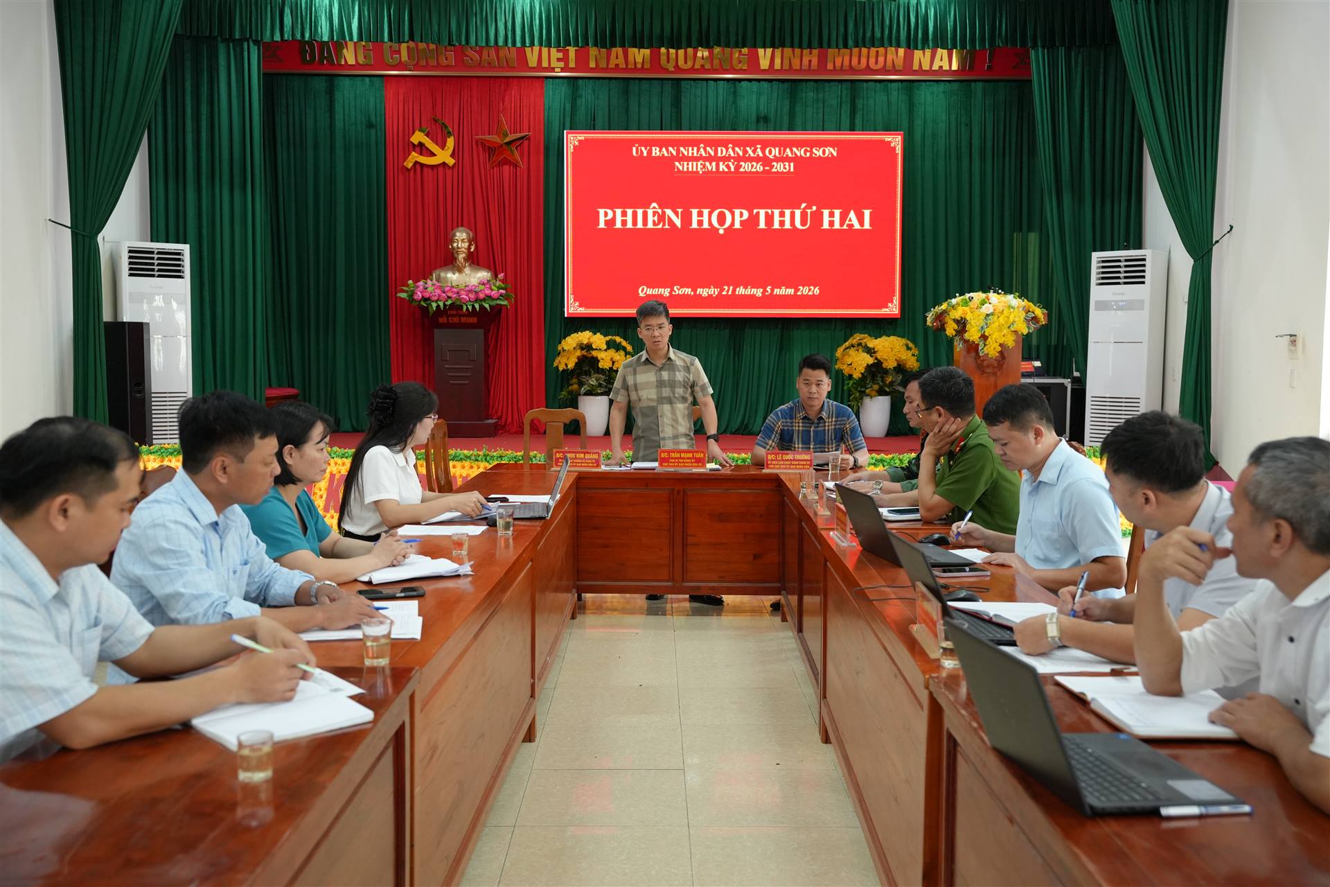 Anh-tin-bai