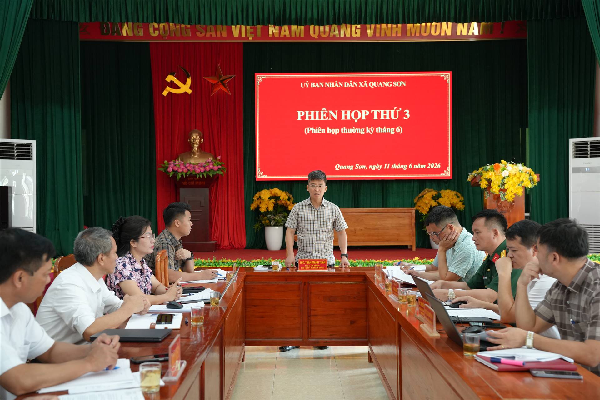 Anh-tin-bai
