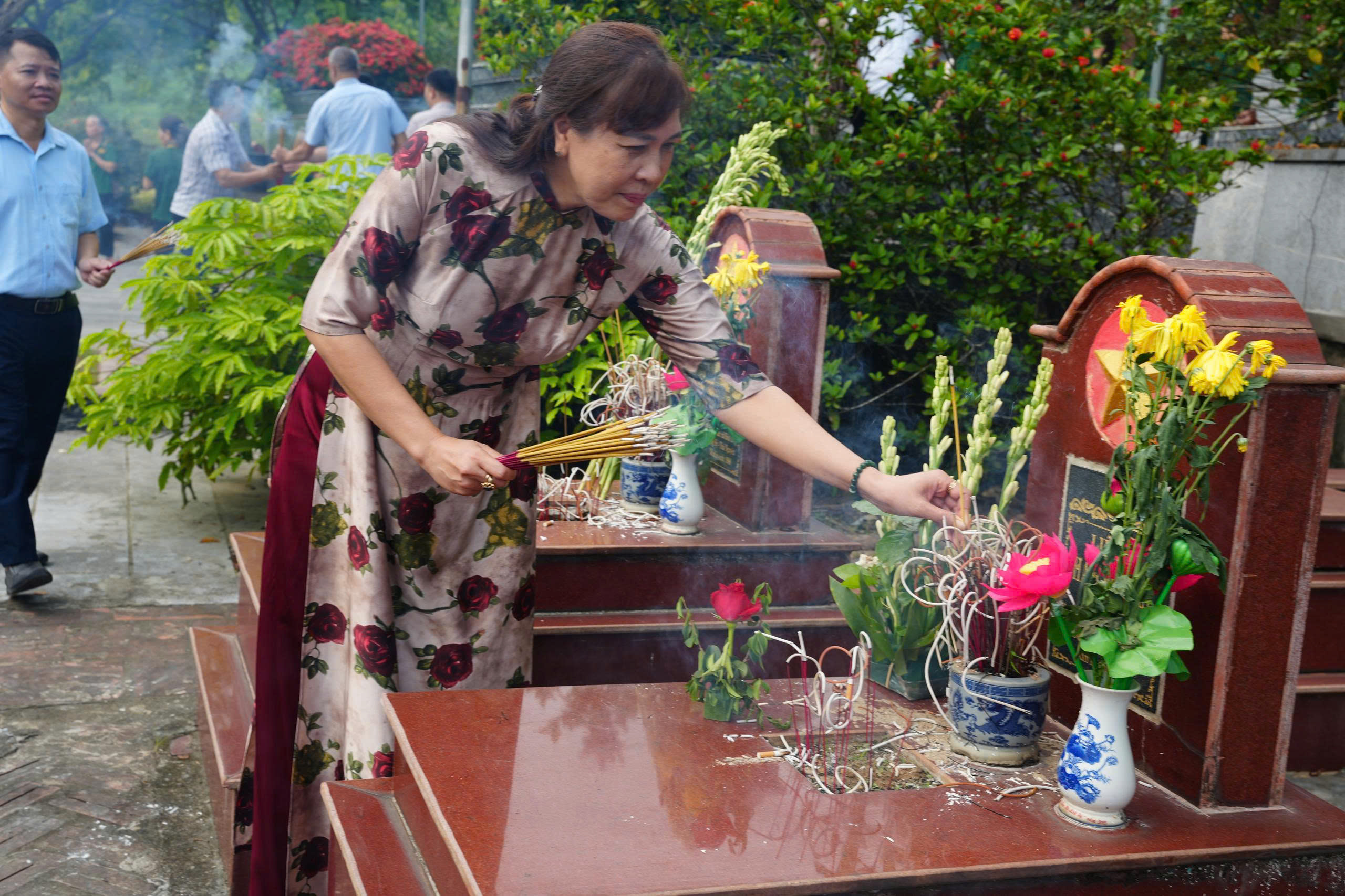 Anh-tin-bai