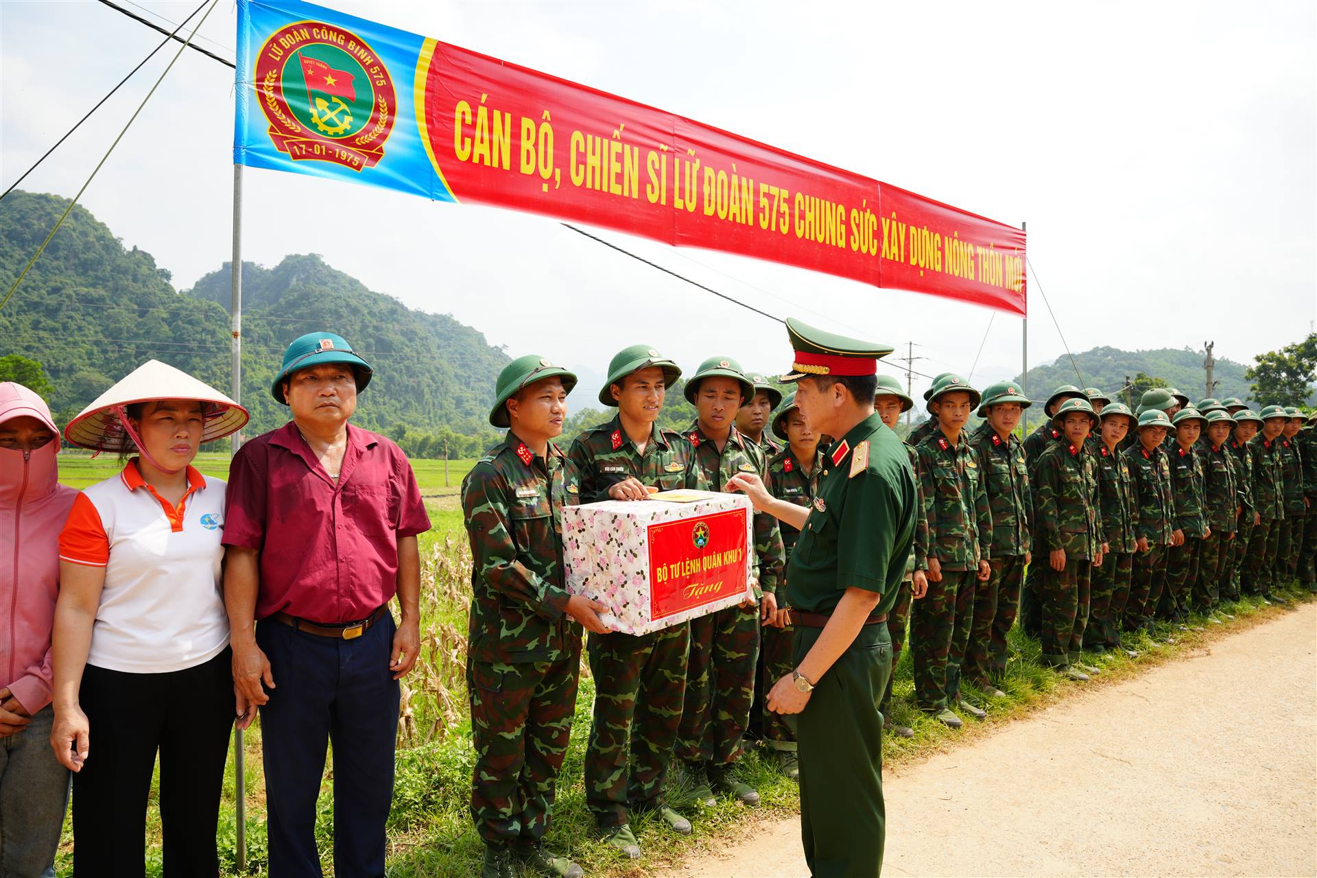 Anh-tin-bai
