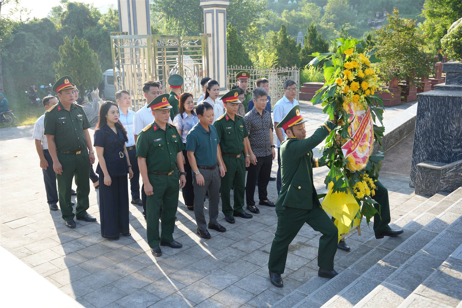 Anh-tin-bai