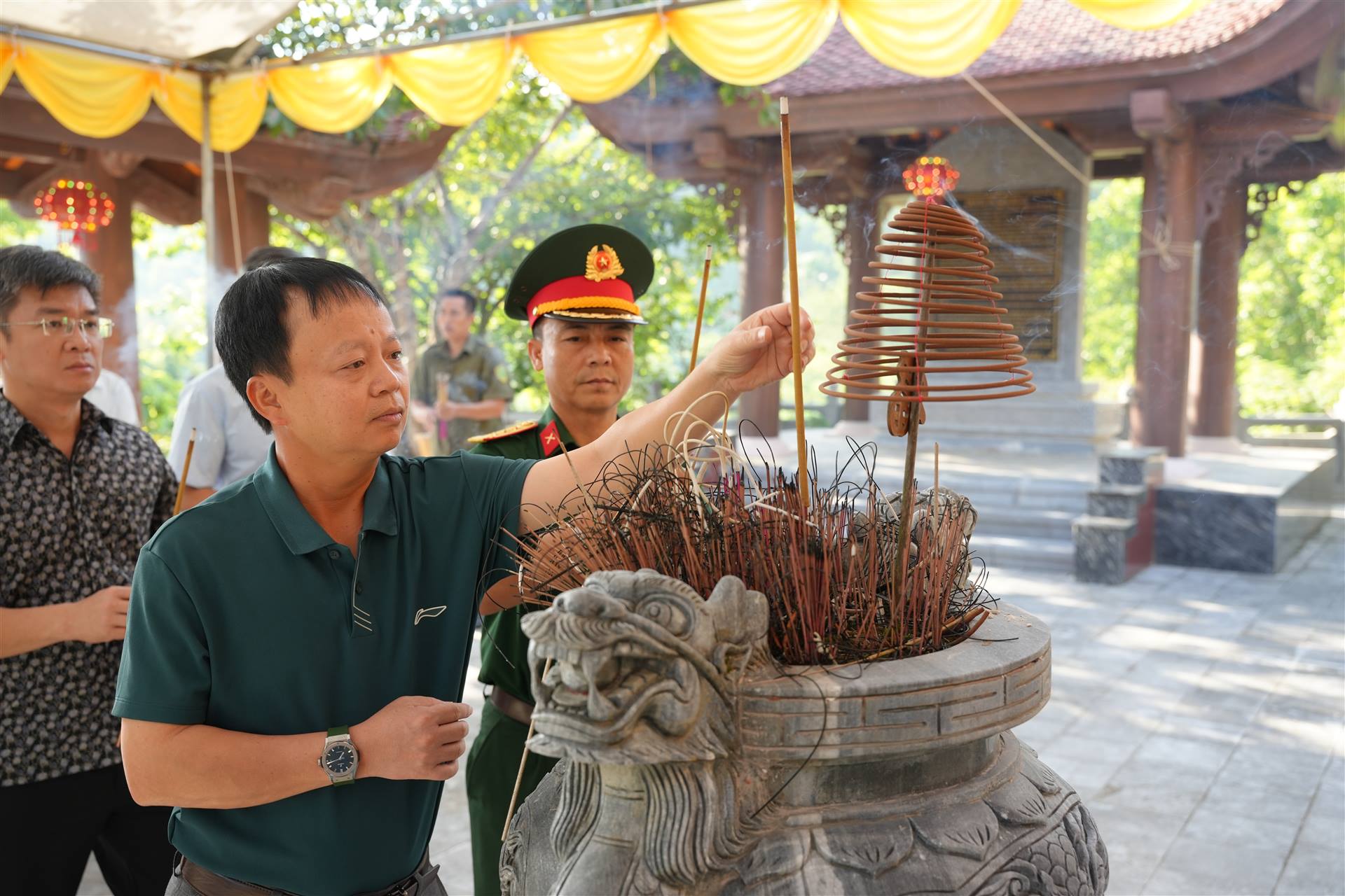 Anh-tin-bai