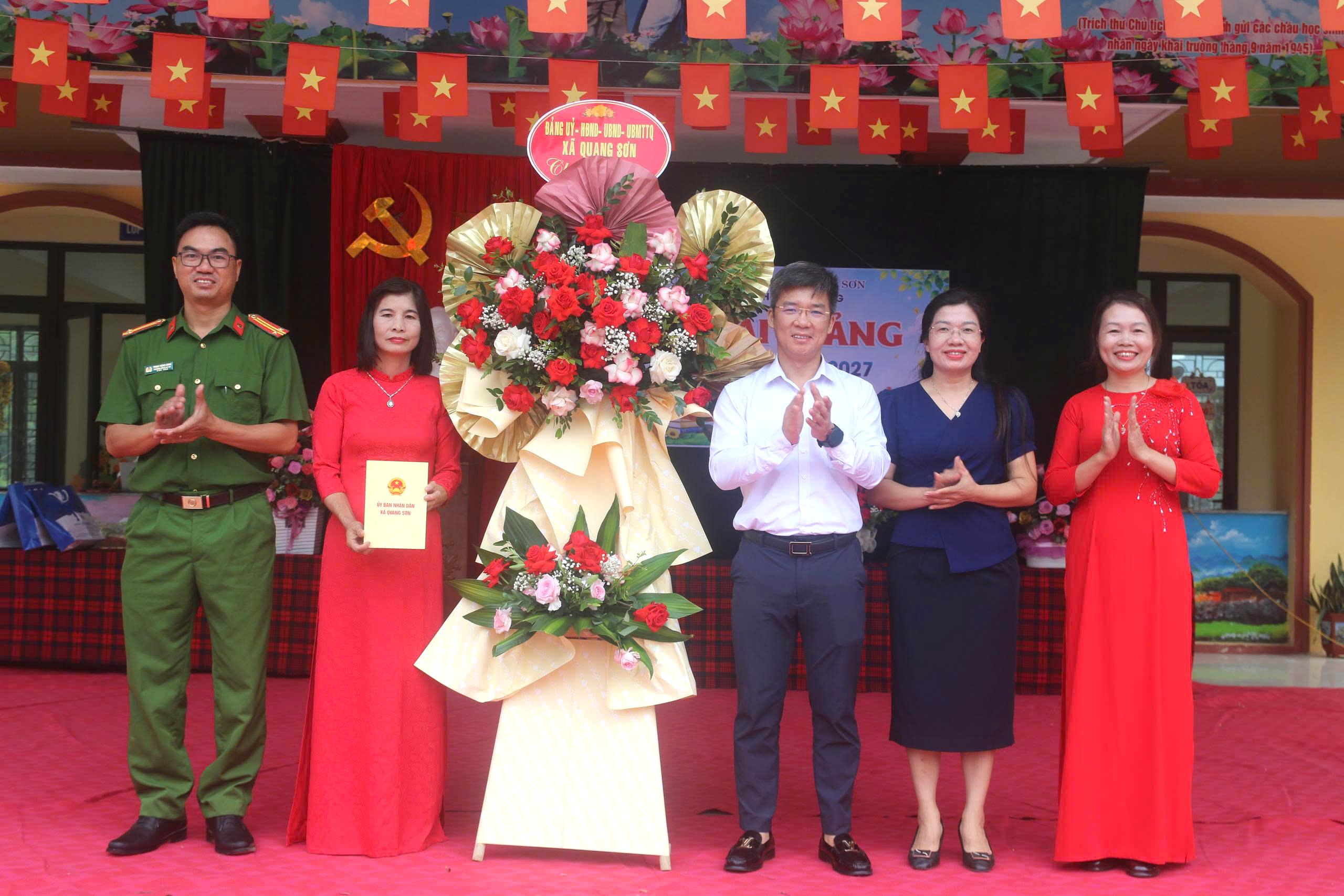Anh-tin-bai