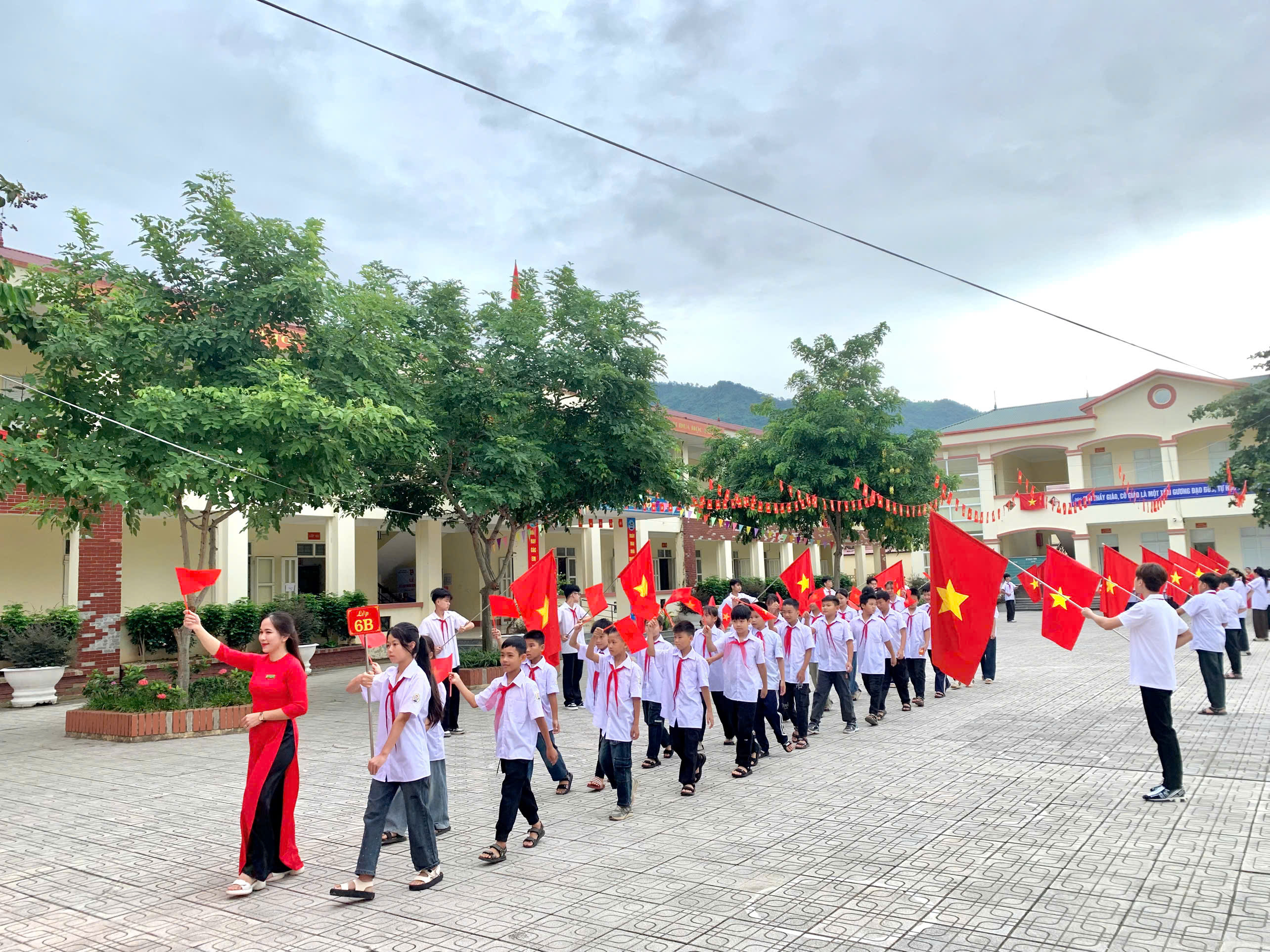 Anh-tin-bai