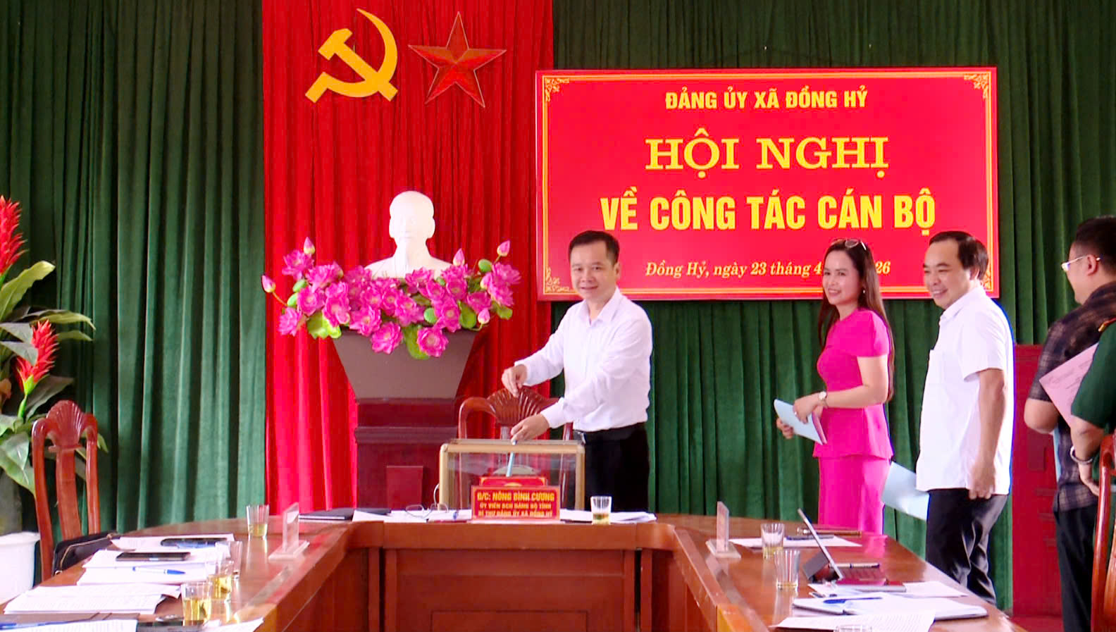 Anh-tin-bai