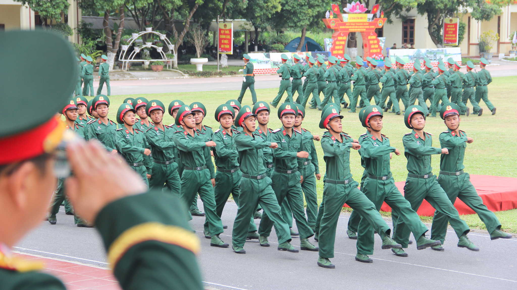 Anh-tin-bai
