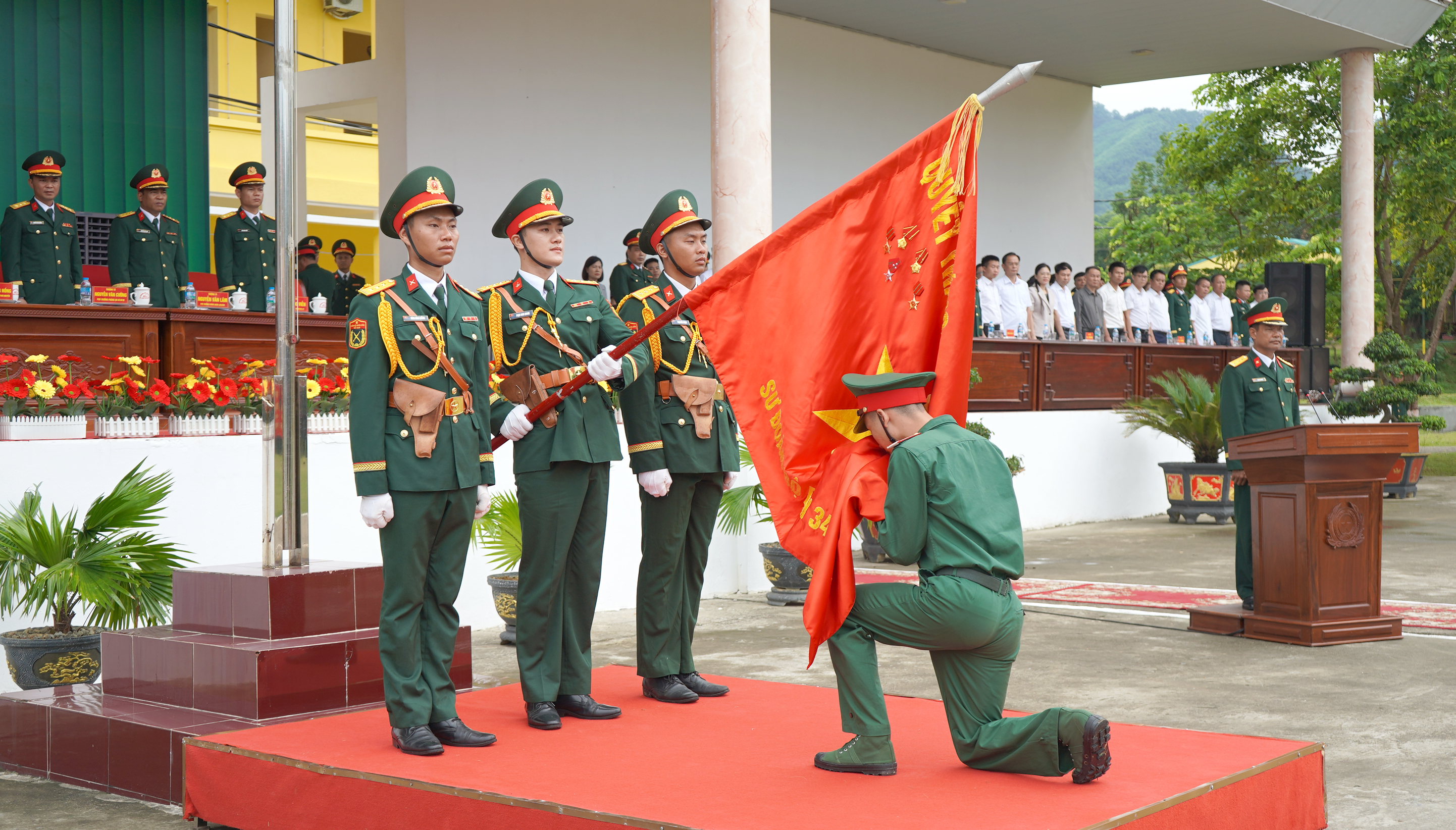 Anh-tin-bai