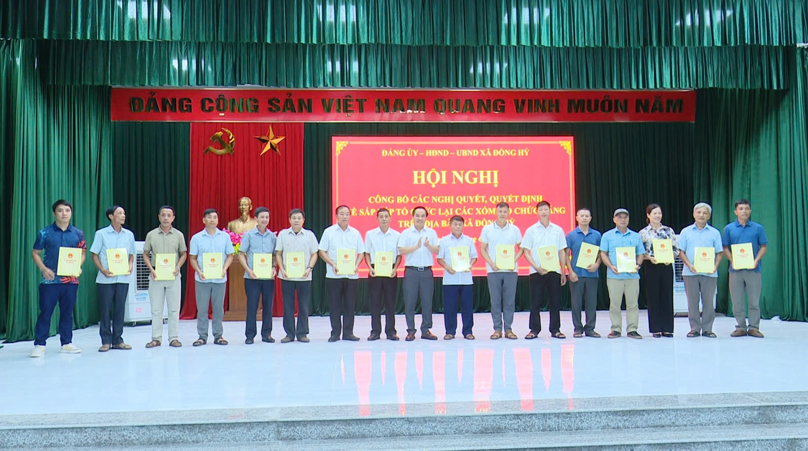Anh-tin-bai