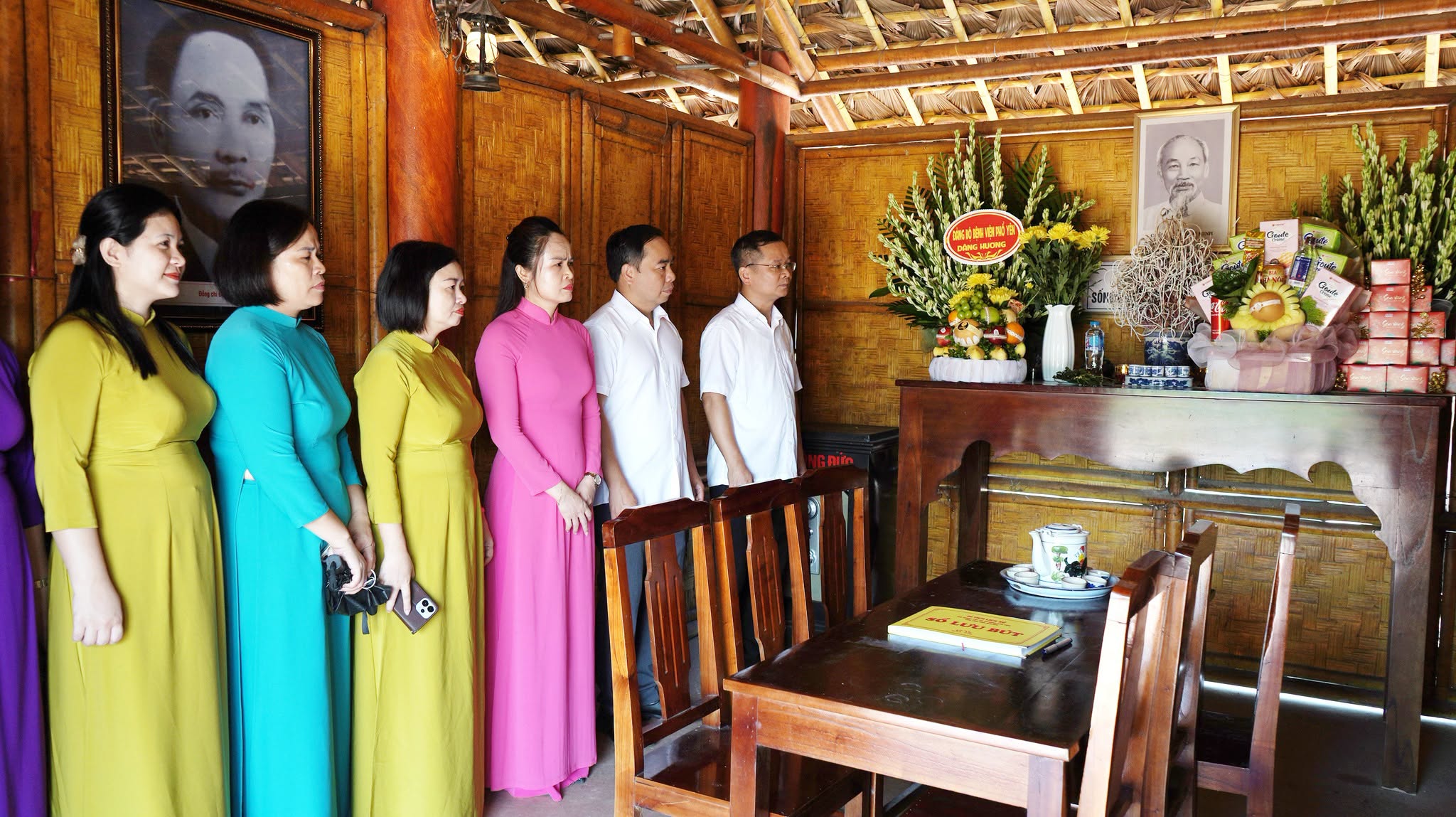 Anh-tin-bai