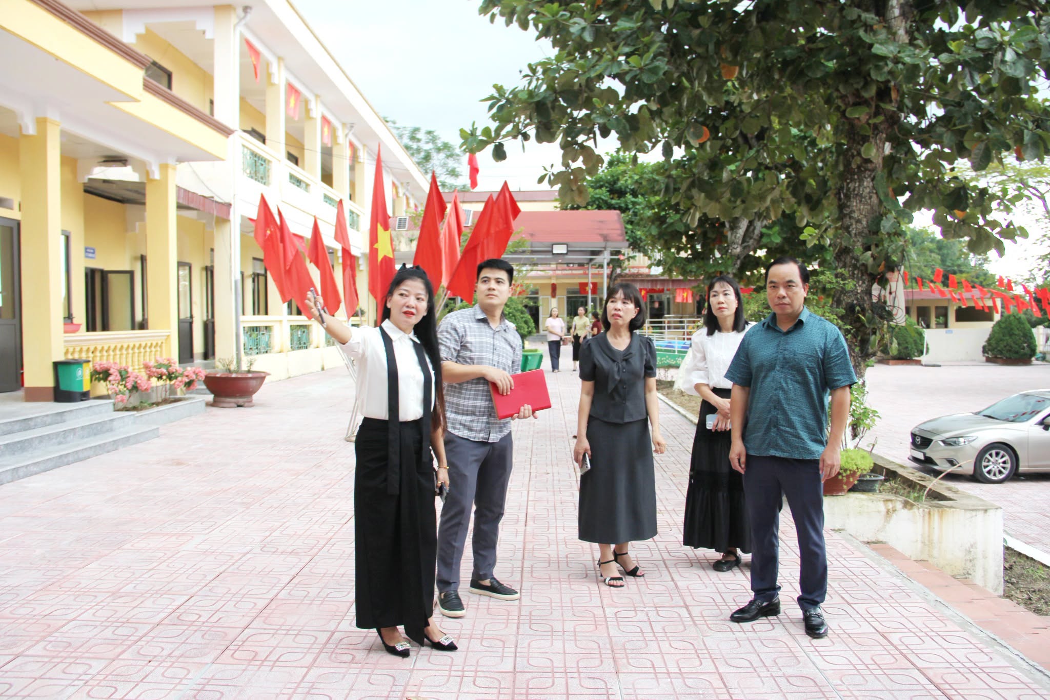 Anh-tin-bai