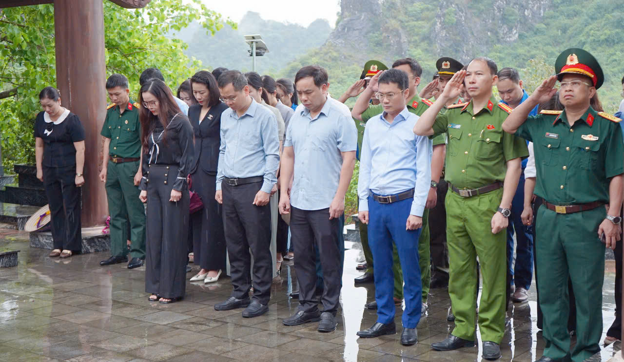  Xã Đồng Hỷ tổ chức Lễ viếng, dâng hoa, dâng hương tại Nghĩa trang Liệt sĩ La Giang nhân dịp kỷ niệm 51 năm Ngày giải phóng miền Nam, thống nhất Đất nước (30/4/1975 – 30/4/2026)