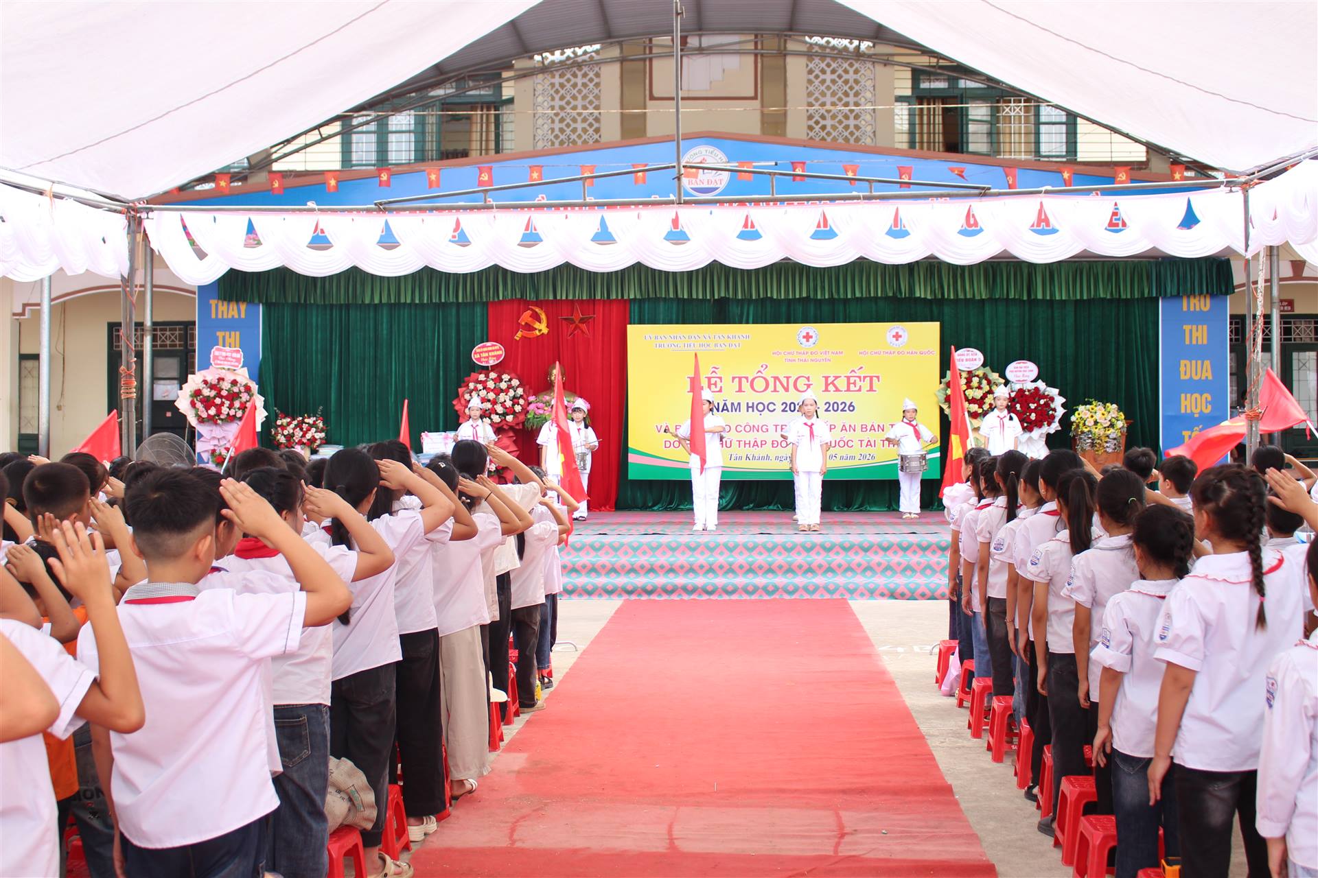 LÃNH ĐẠO XÃ TÂN KHÁNH DỰ LỄ TỔNG KẾT NĂM HỌC 2025 - 2026 TẠI CÁC CƠ SỞ GIÁO DỤC TRÊN ĐỊA BÀN