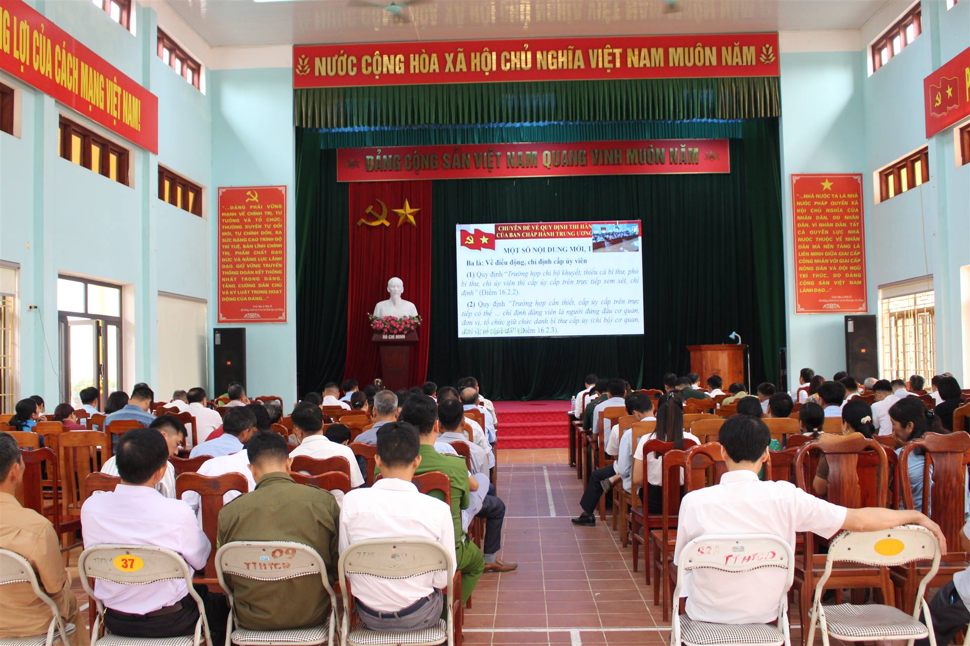 XÃ TÂN KHÁNH THAM DỰ HỘI NGHỊ TOÀN QUỐC QUÁN TRIỆT NGHỊ QUYẾT HỘI NGHỊ LẦN THỨ HAI, BAN CHẤP HÀNH TRUNG ƯƠNG ĐẢNG KHÓA XIV