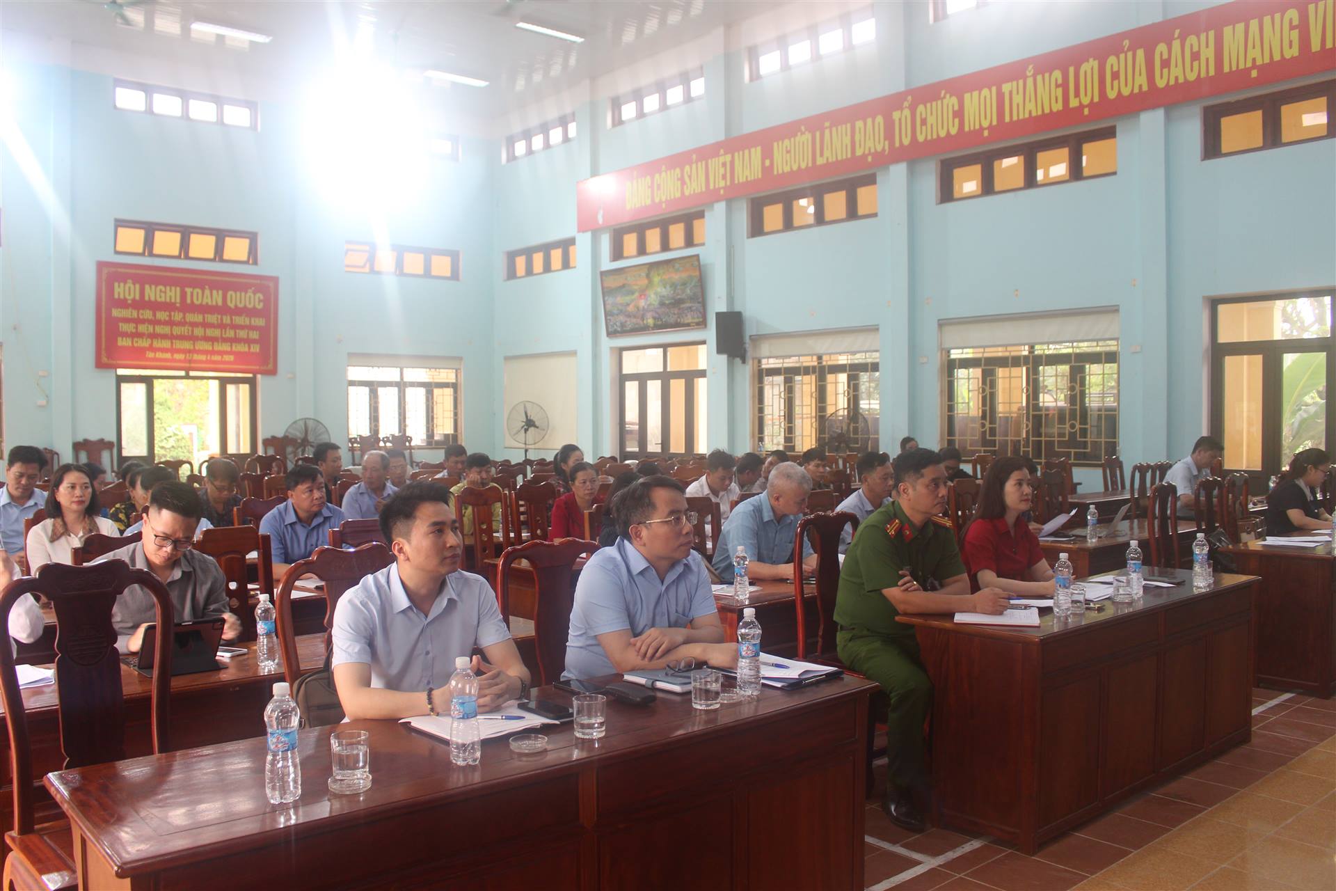 Anh-tin-bai