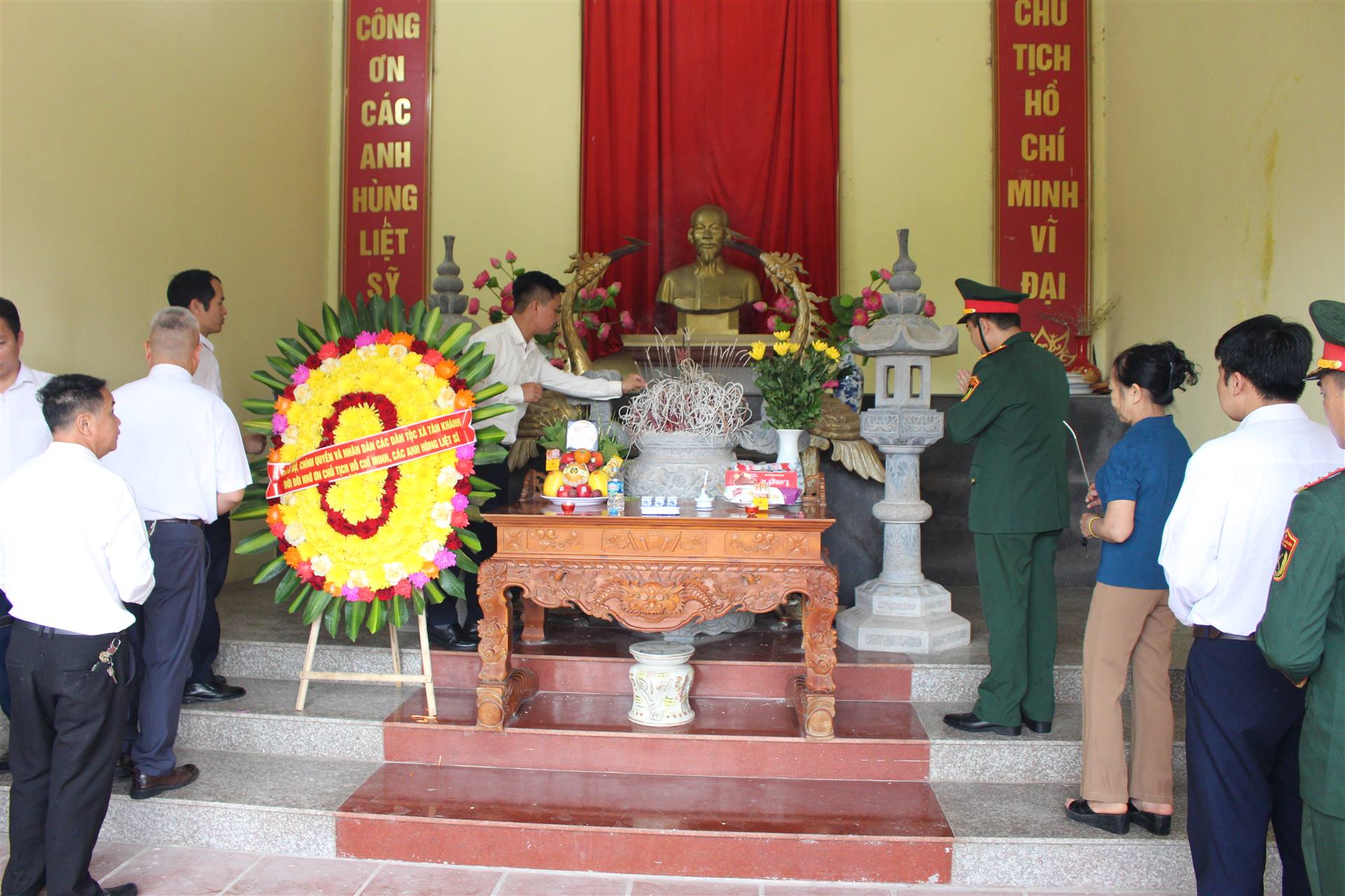 Anh-tin-bai