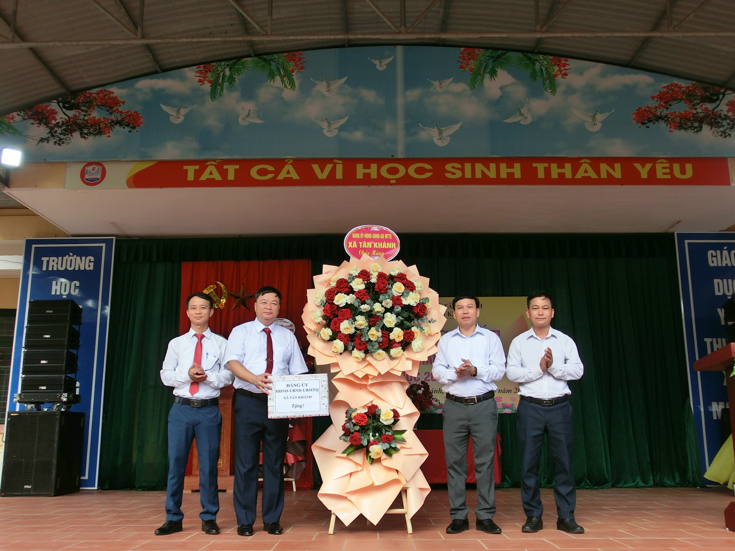 Anh-tin-bai