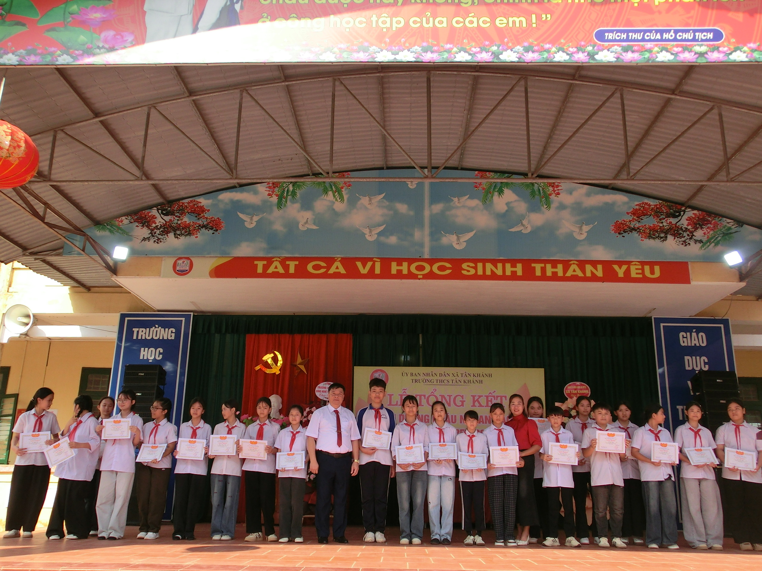 Anh-tin-bai