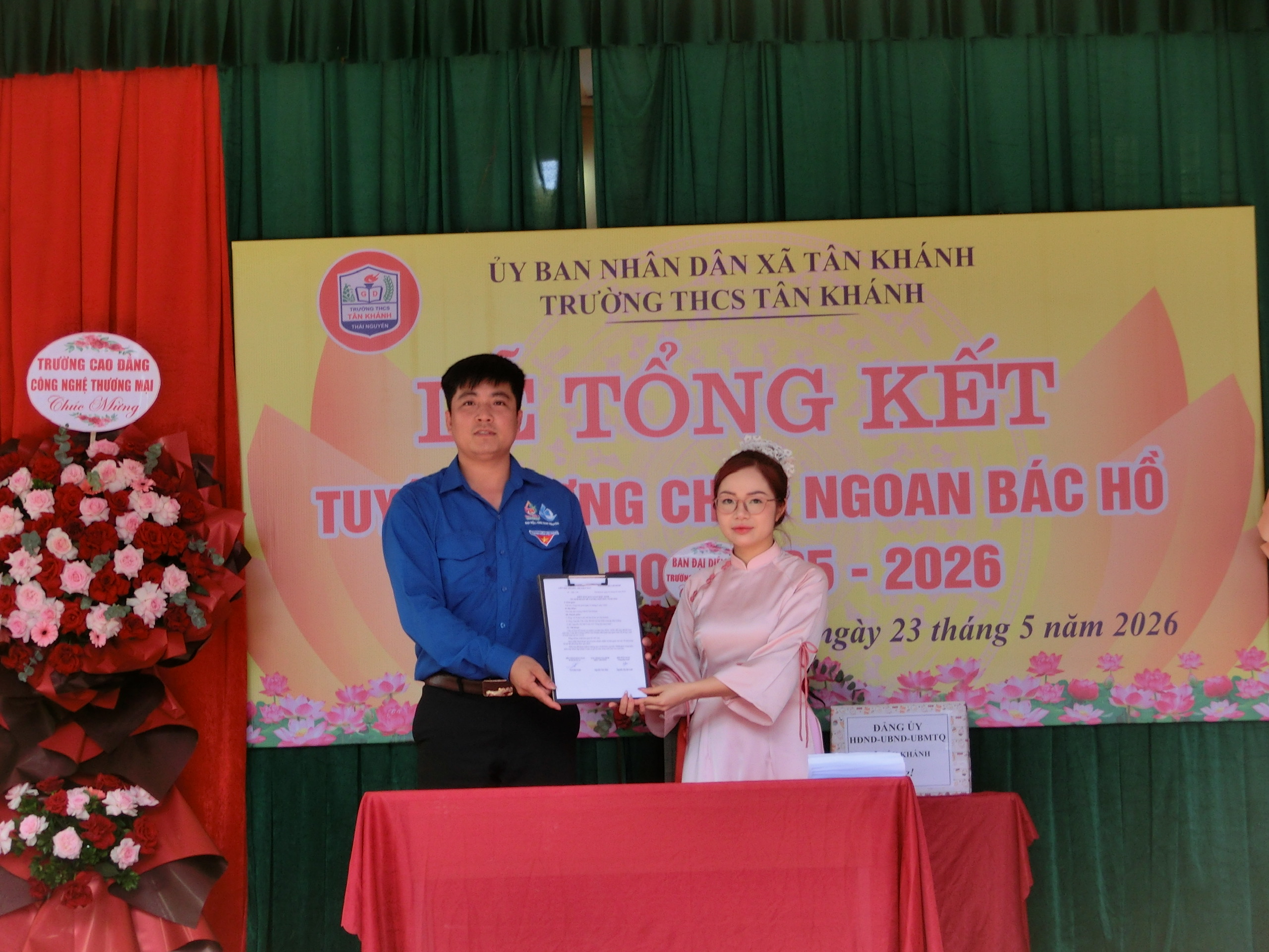 Anh-tin-bai