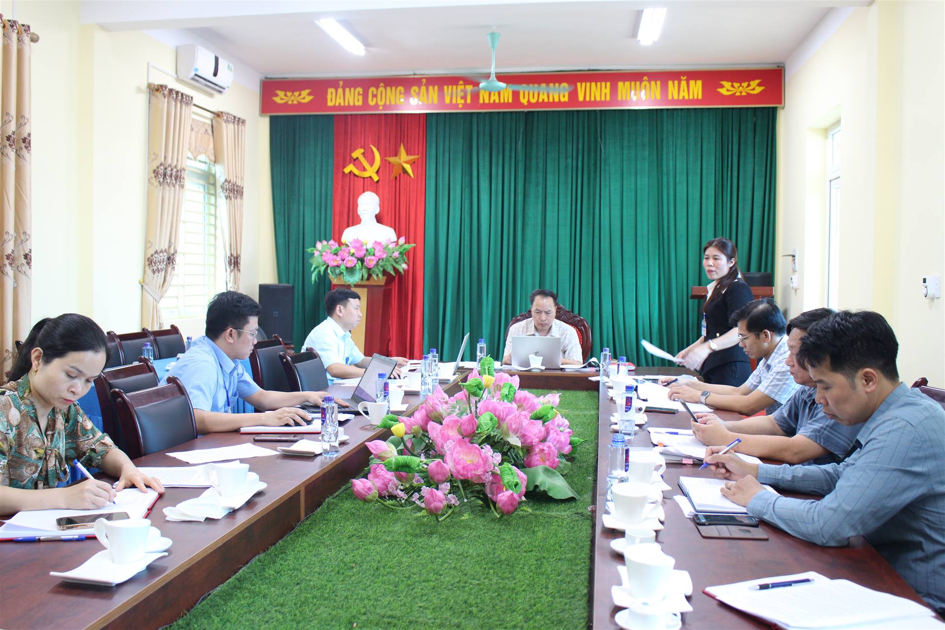 Anh-tin-bai