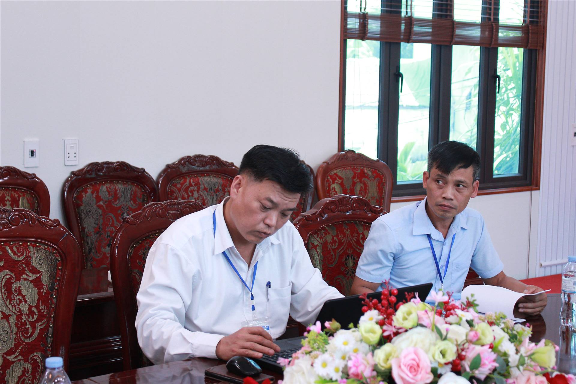 Anh-tin-bai