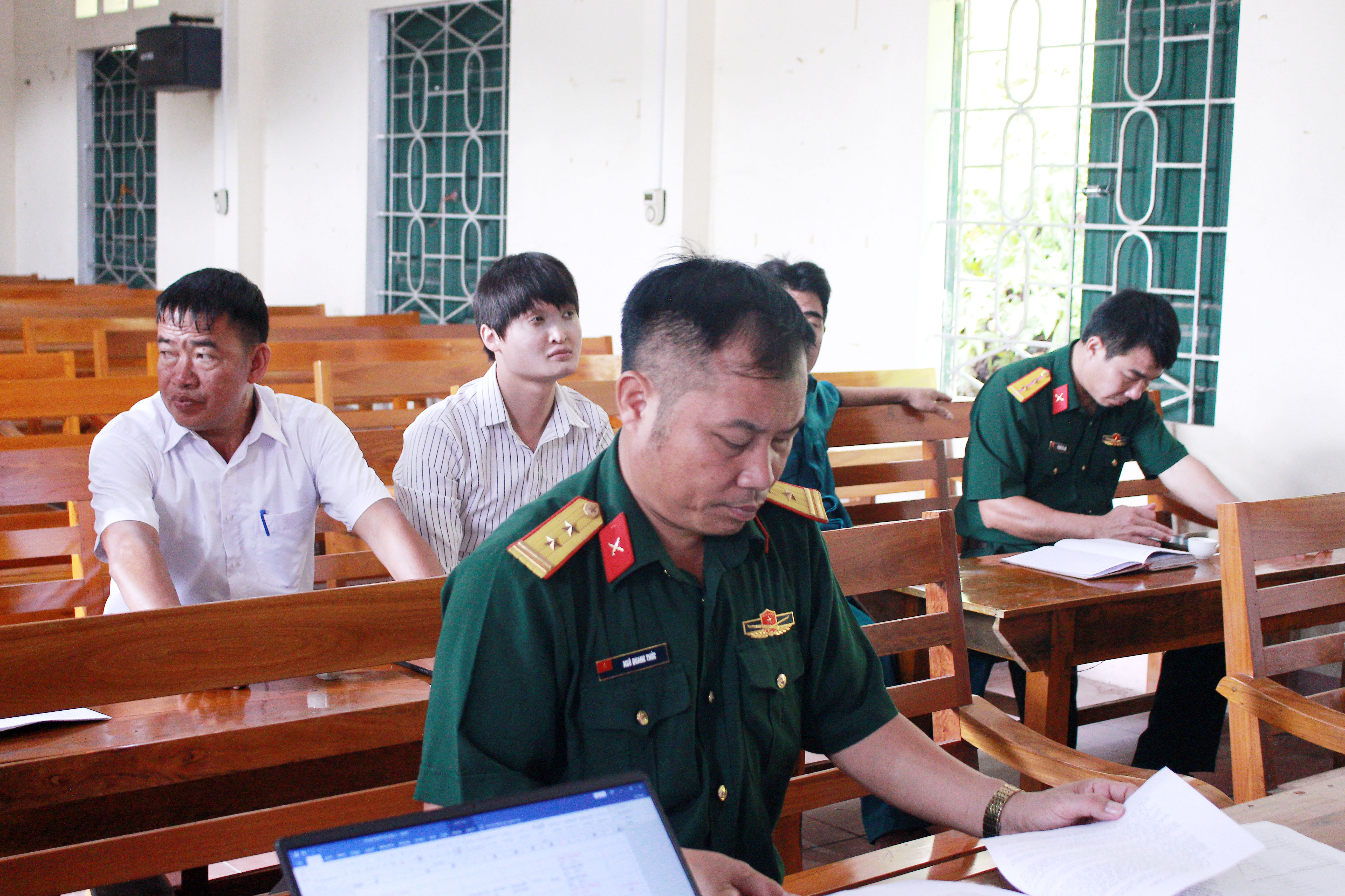 Anh-tin-bai