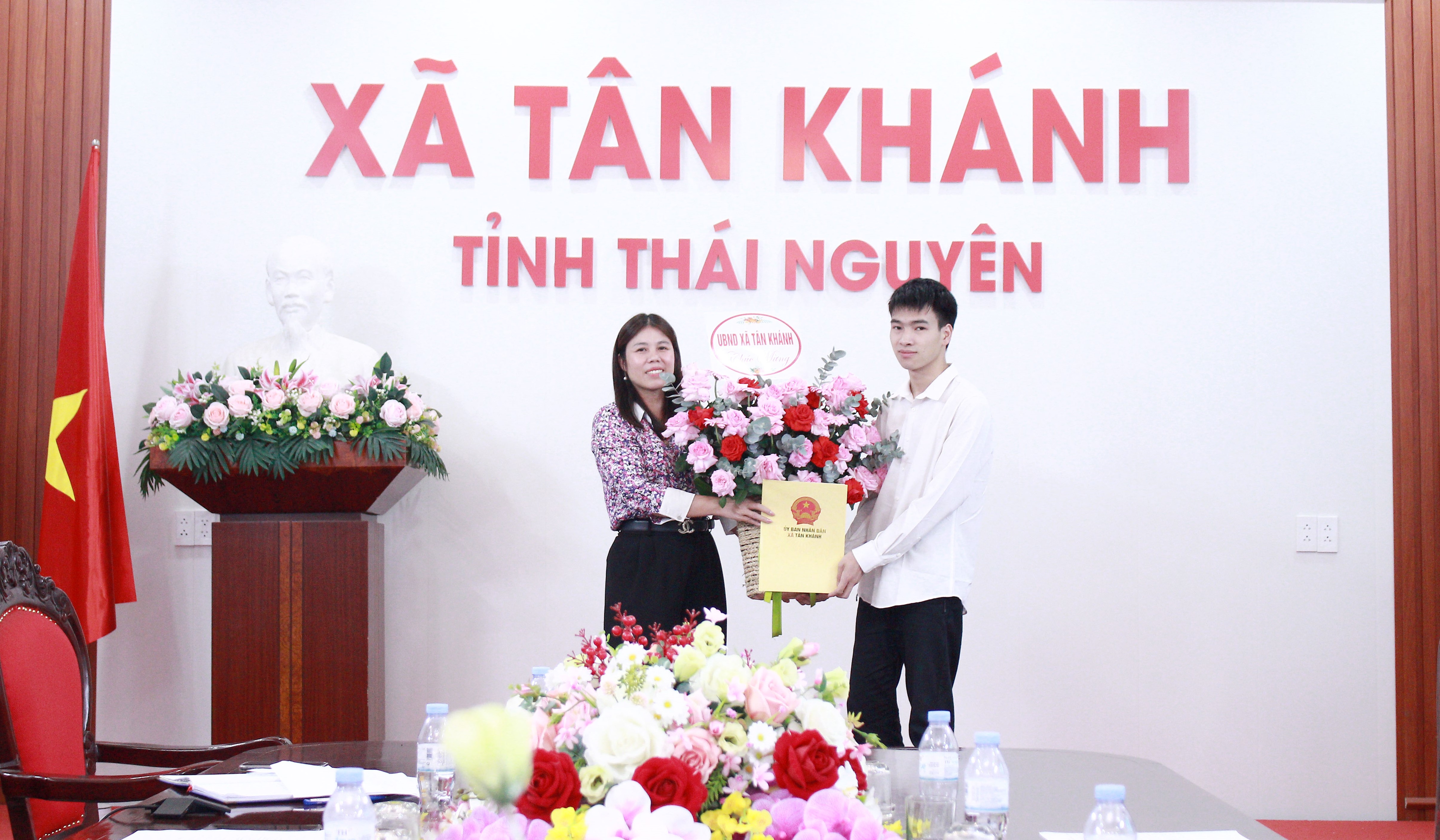 Anh-tin-bai