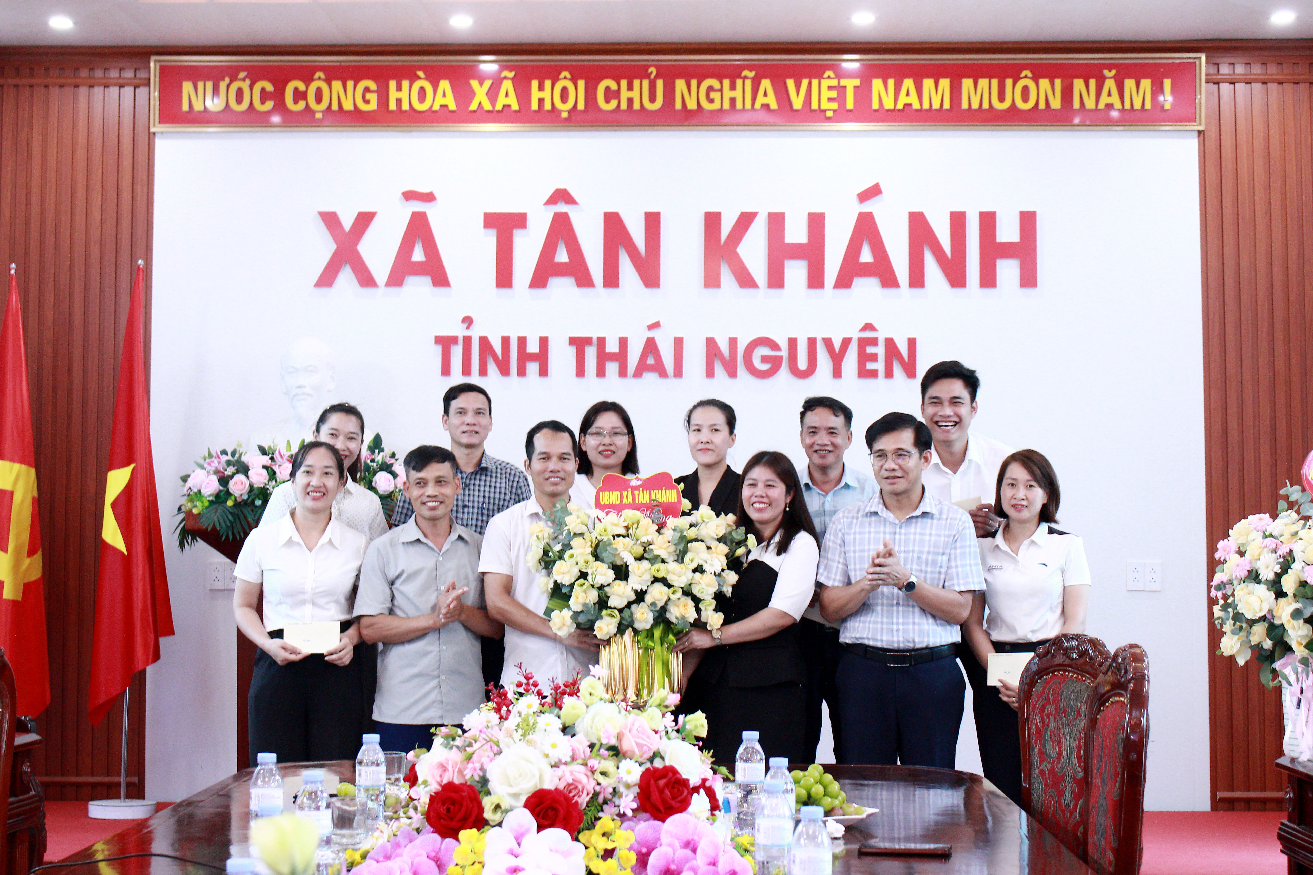 Anh-tin-bai