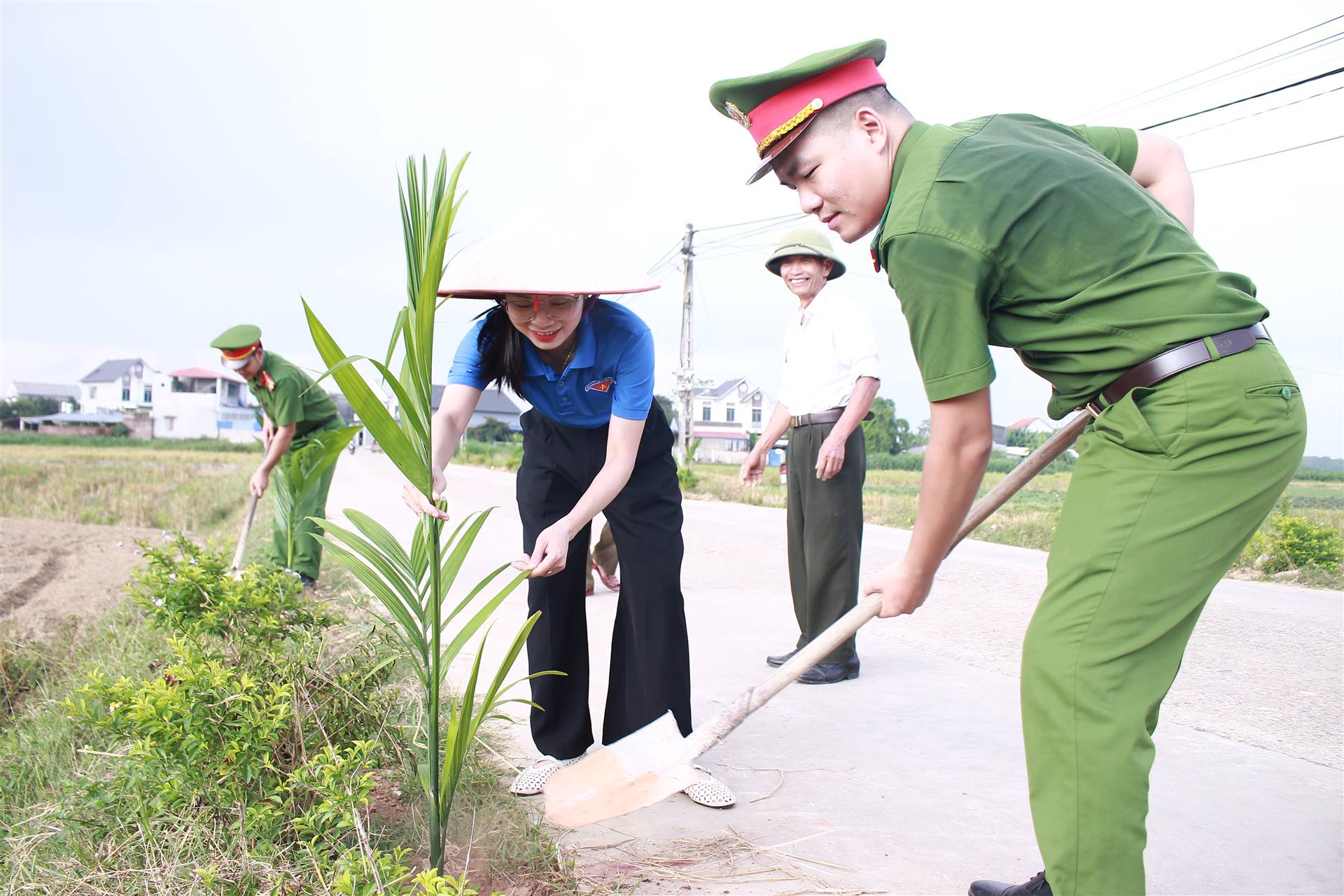 Anh-tin-bai