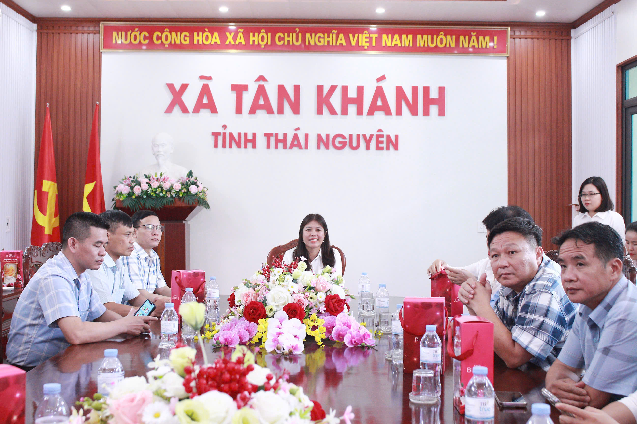 Anh-tin-bai